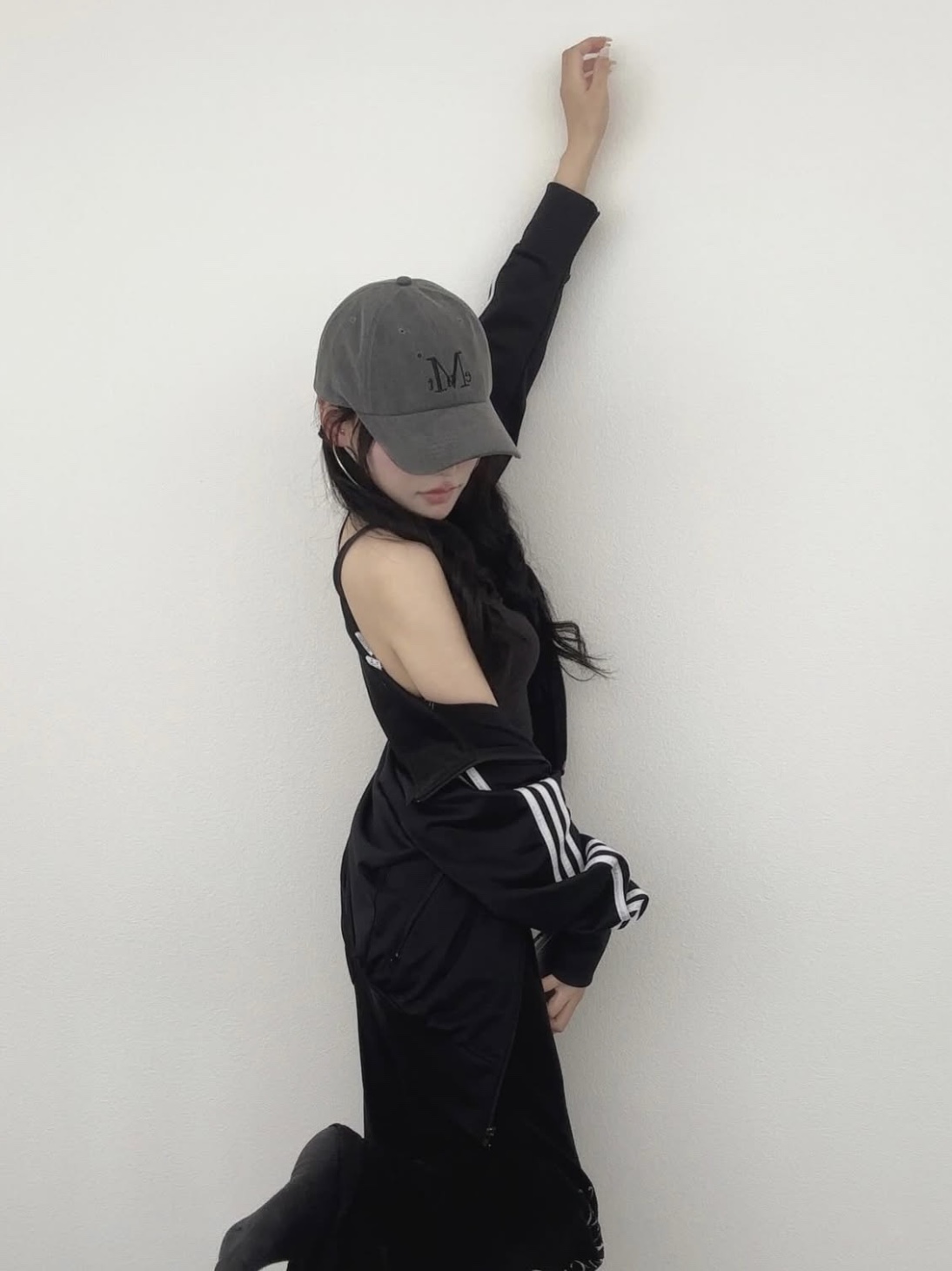 MUCENT Signature Ballcap Space Gray, Adidas Adicolor Classic Beckenbauer Track Top Black - KR Sizing 착용 스타일 - 1
