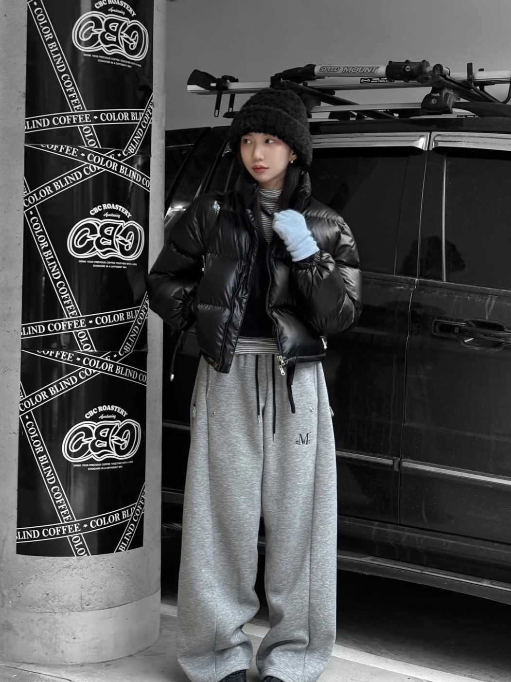 MUCENT York Side Button Sweat Pants Gray 착용 스타일 - 4