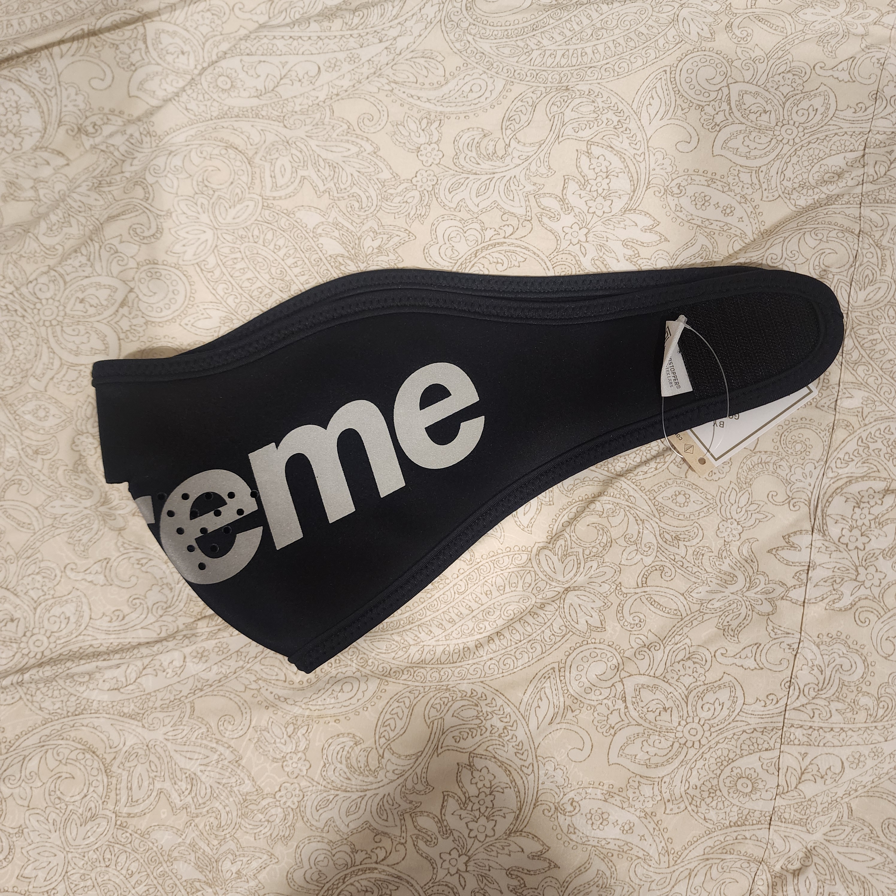 Supreme Windstopper Facemask Black - 24FW 착용 스타일 - 4