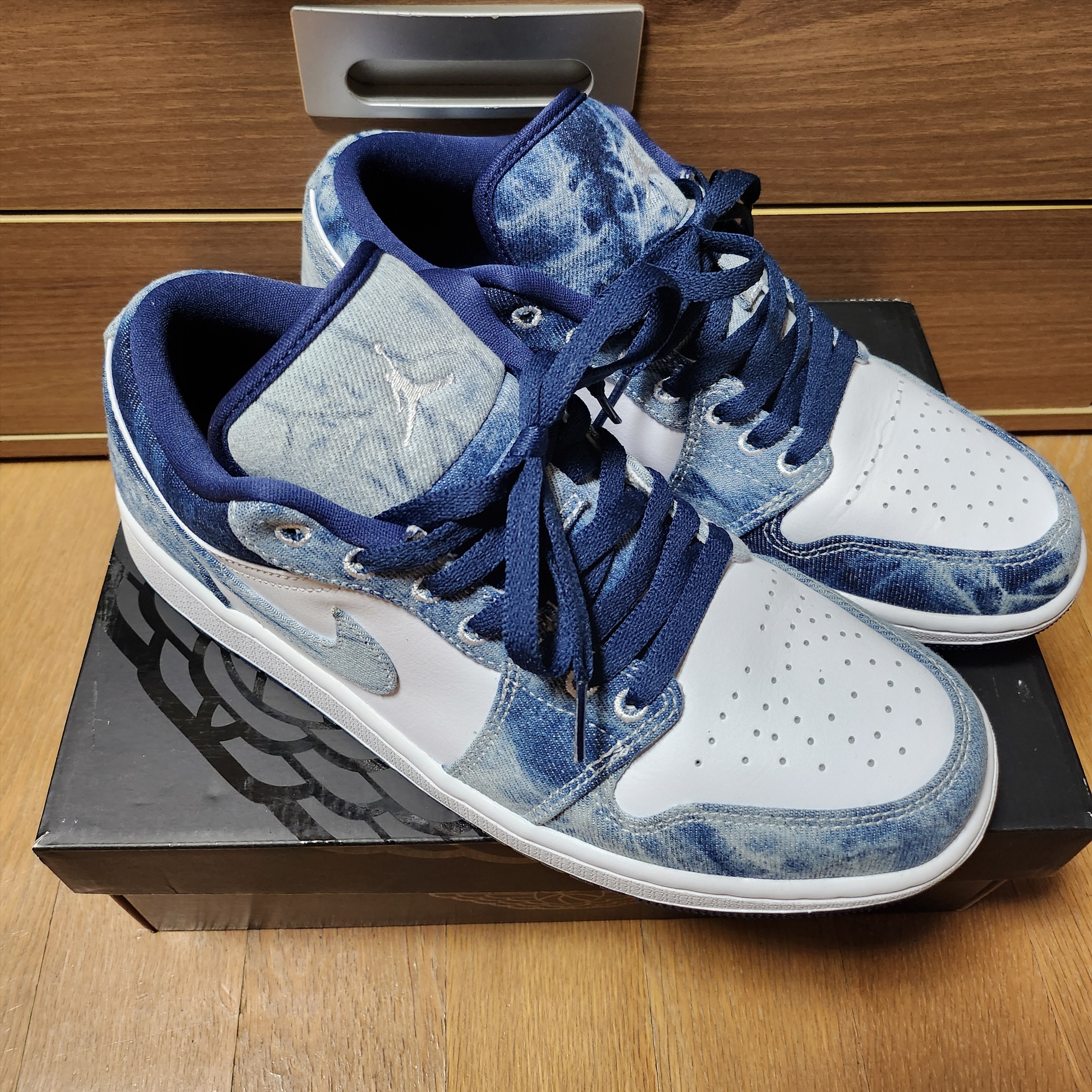 Jordan 1 Low SE Washed Denim 착용 스타일