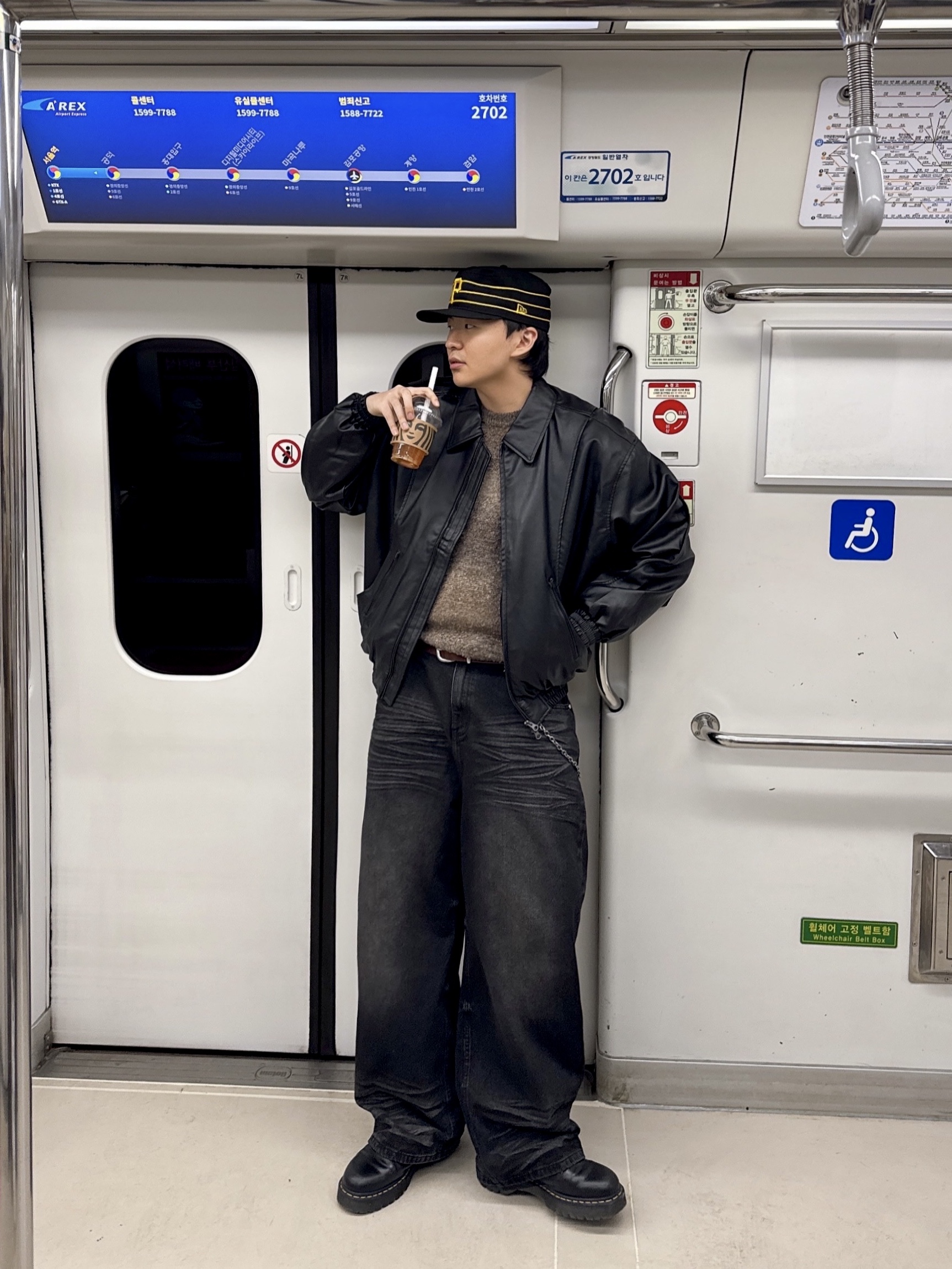 Dr. Martens 1461 Bex Black, Millo Archive Diagonal Fade Denim Pants Black 착용 스타일