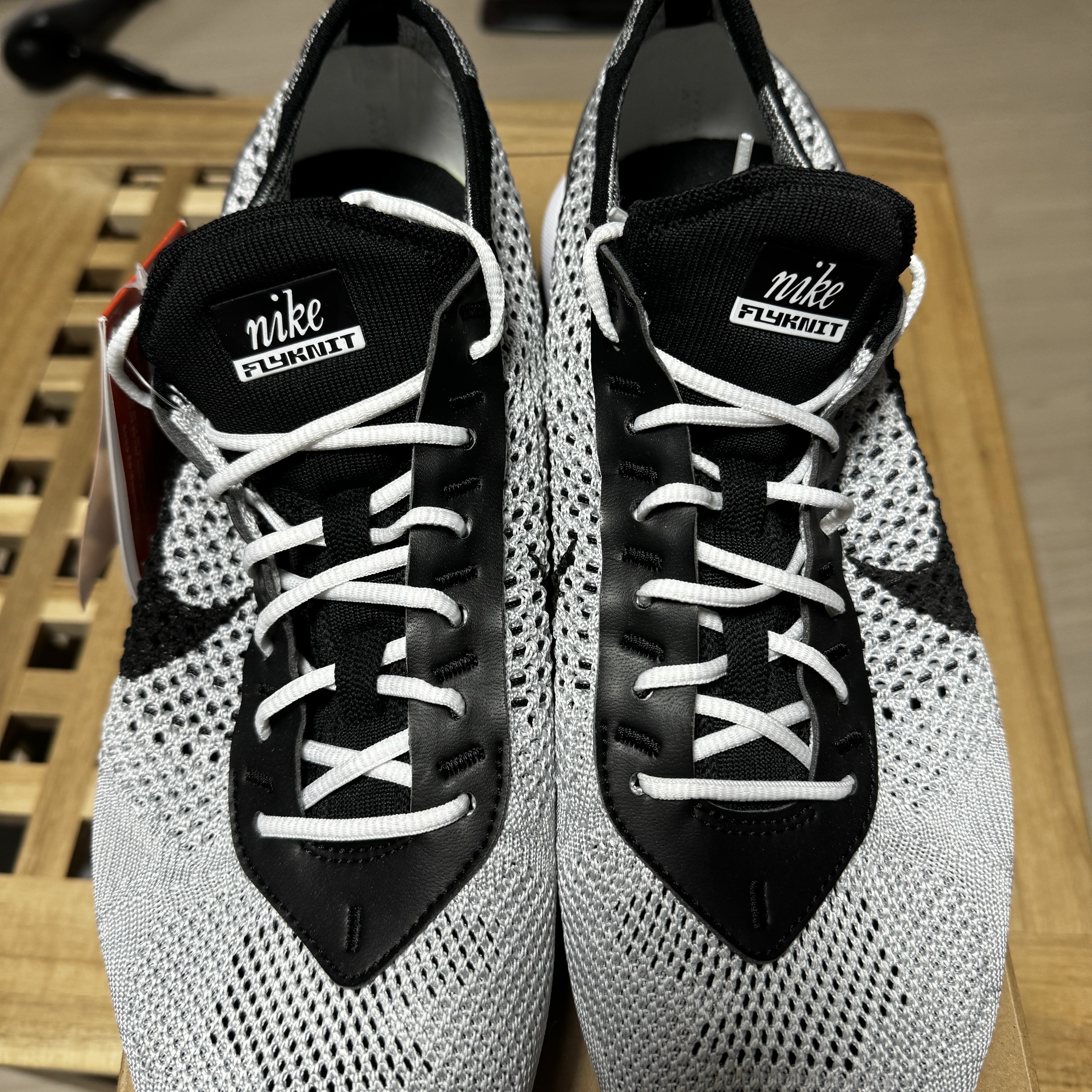 Nike Air Max Flyknit Racer Pure Platinum Black 착용 스타일 - 3