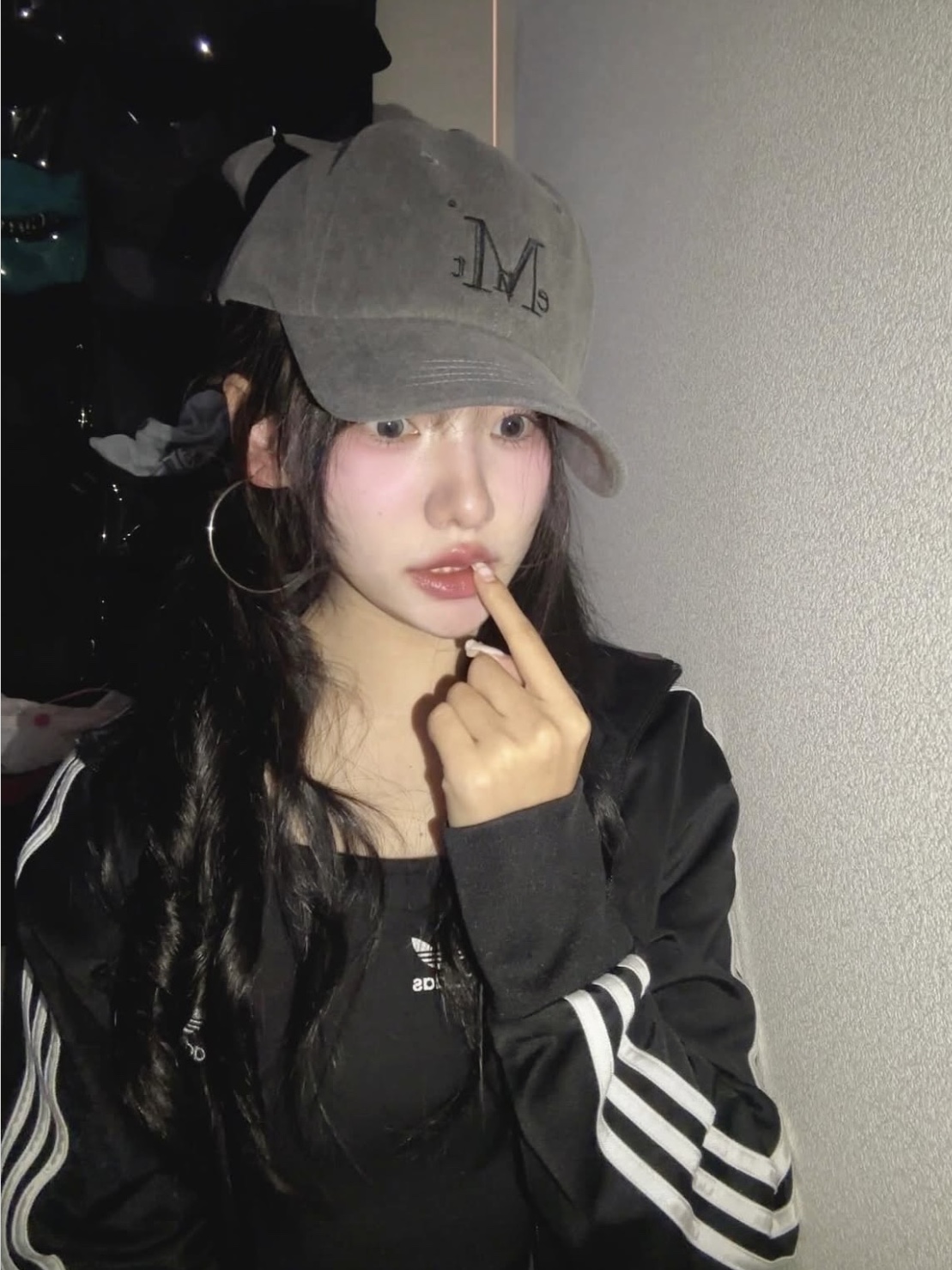 MUCENT Signature Ballcap Space Gray, Adidas Adicolor Classic Beckenbauer Track Top Black - KR Sizing 착용 스타일 - 2