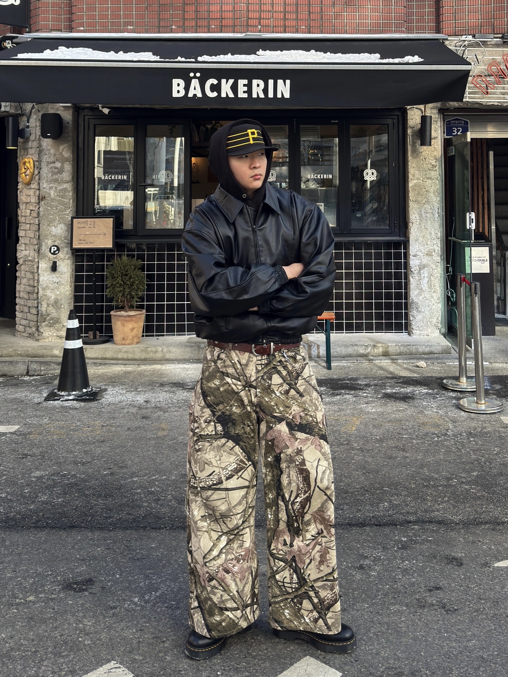 Dr. Martens 1461 Bex Black 착용 스타일 - 1
