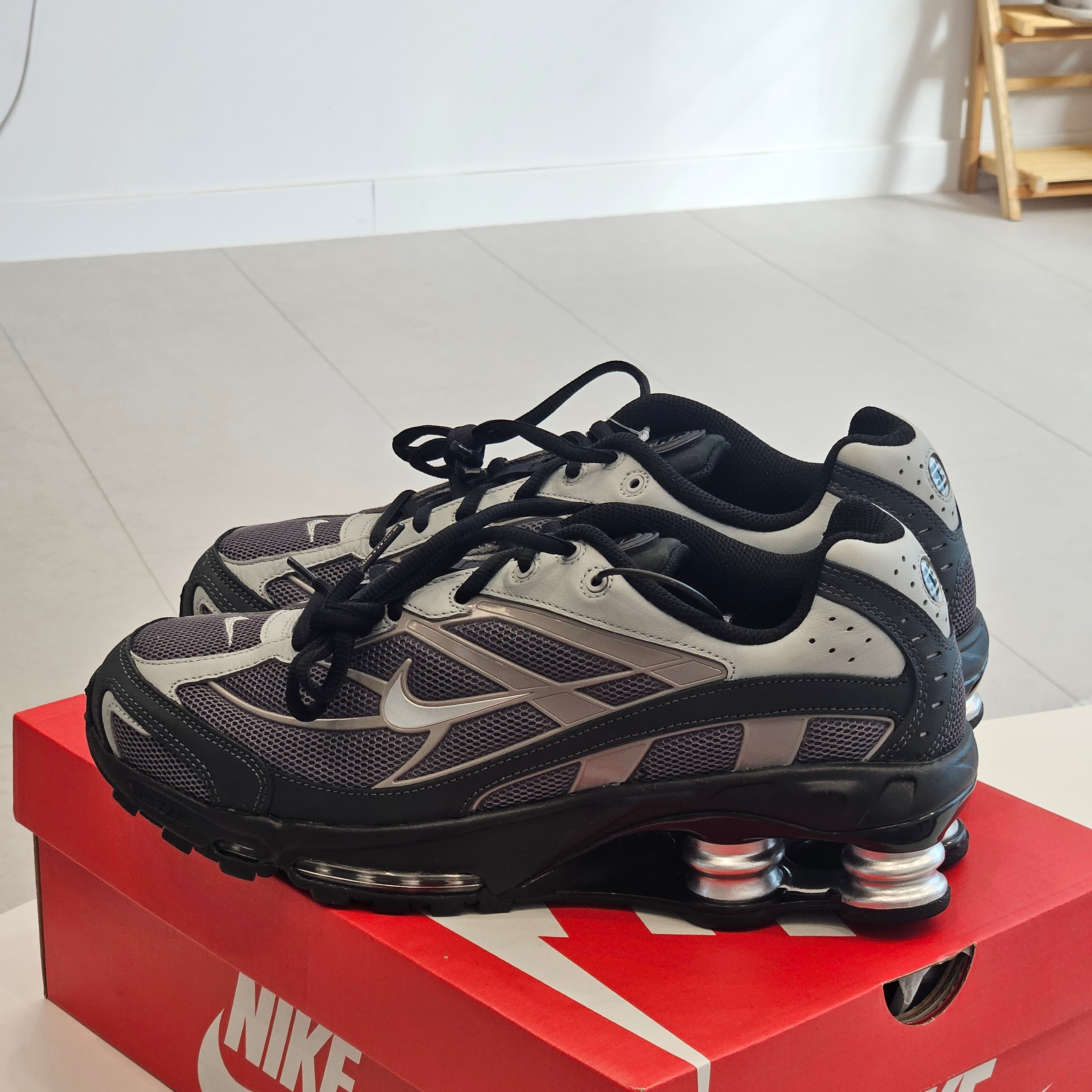Nike Shox Ride 2 Light Graphite Anthracite 착용 스타일 - 1