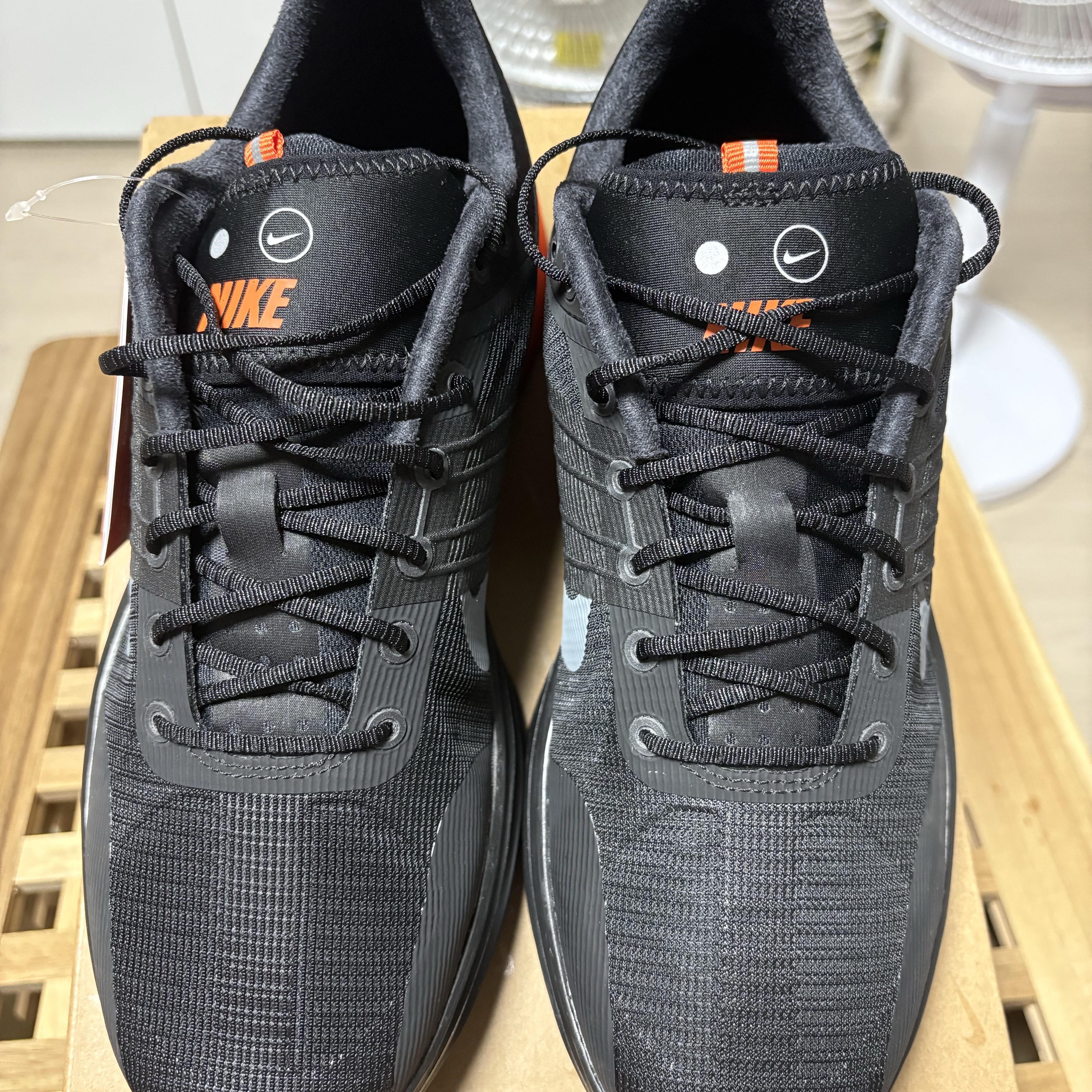 Nike Lunar Roam Black Safety Orange 착용 스타일 - 4