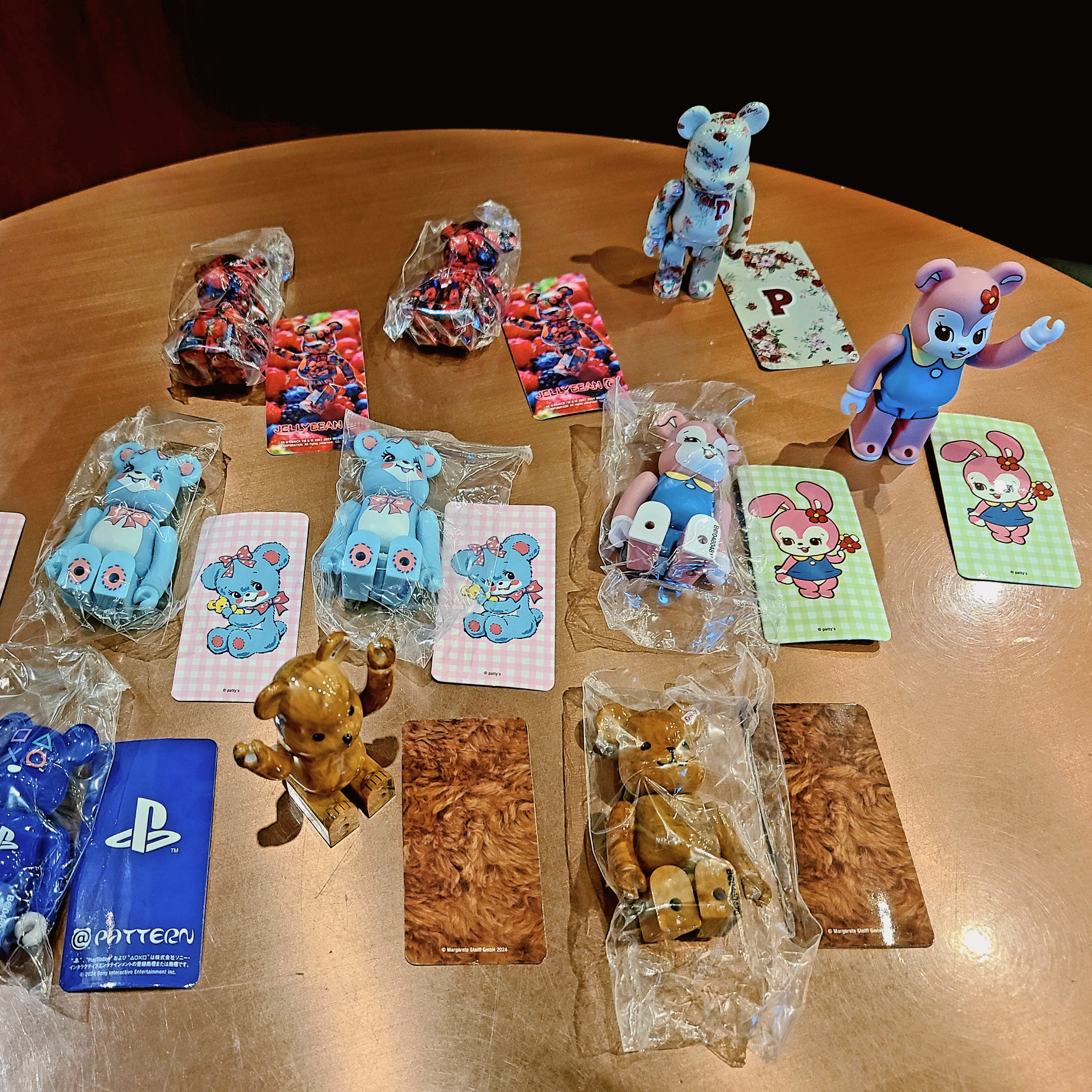 Bearbrick Series 48 Sealed Case 100% (24 Blind Boxes), Starbucks SS Sweetie Cream Hobby Cold Cup 355ml 착용 스타일 - 2