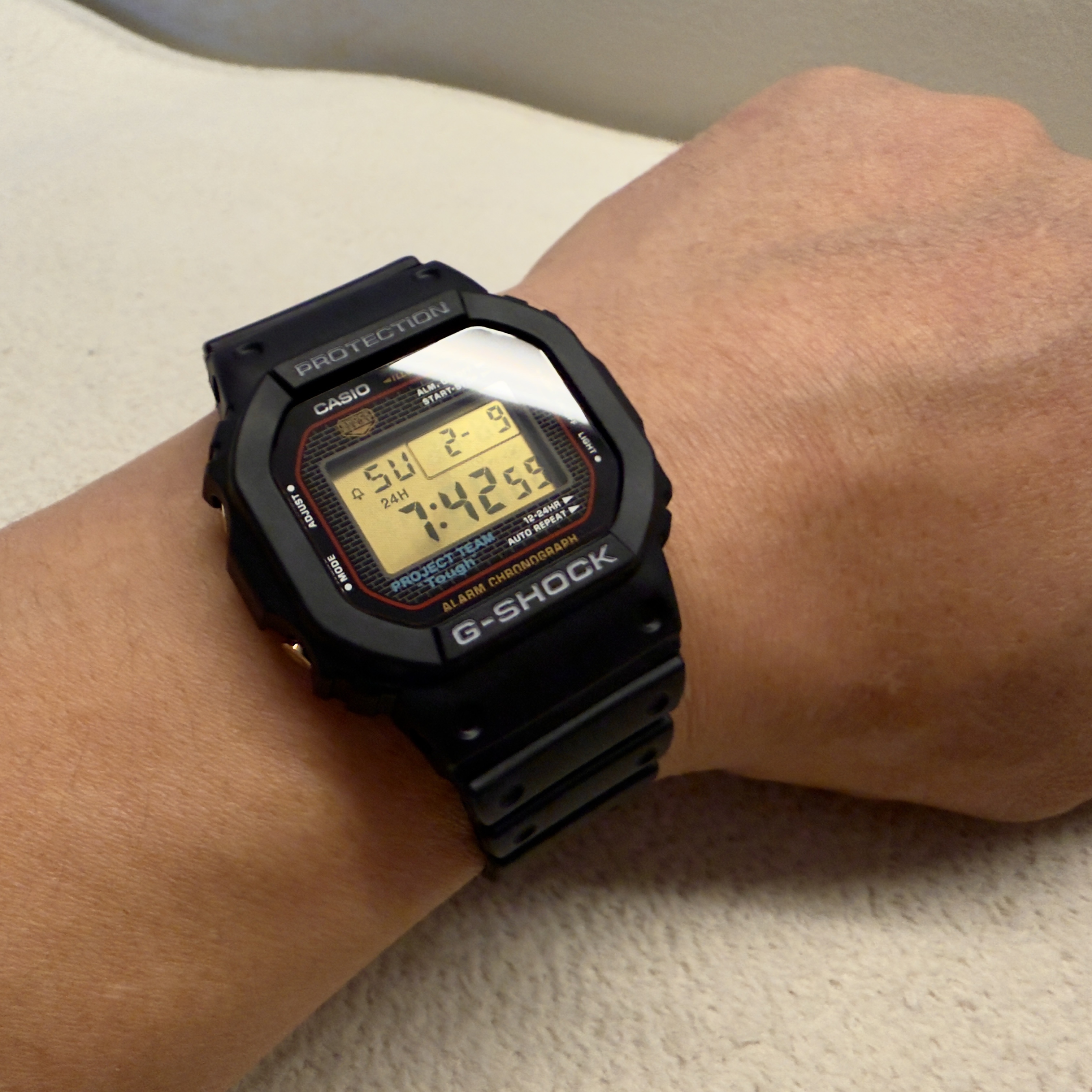 Casio G-Shock 40th Anniversary Recrystallized Series DW-5040PG-1 착용 스타일 - 1
