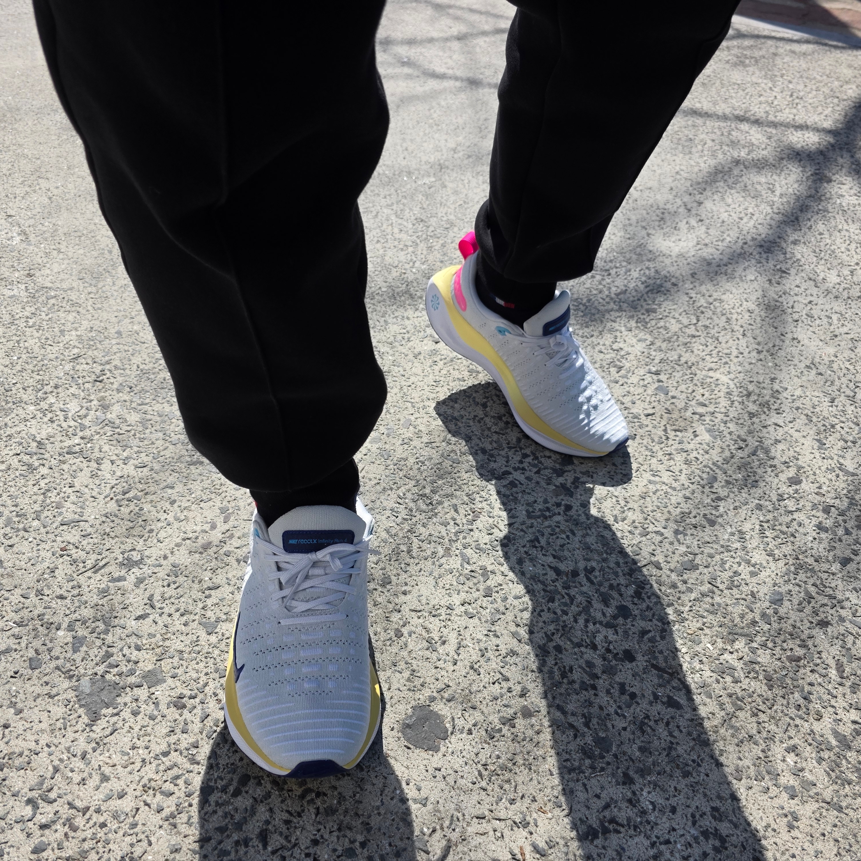 Nike ReactX Infinity Run 4 Photon Dust White 착용 스타일 - 1