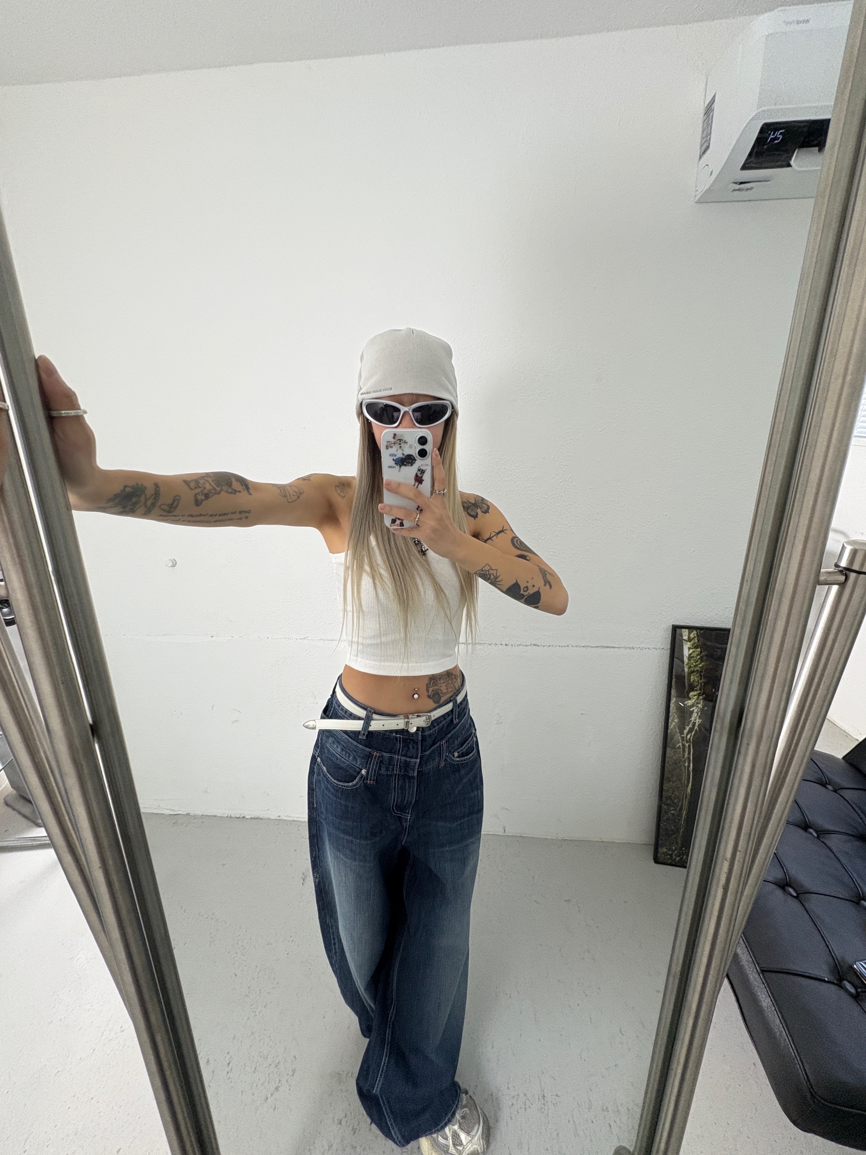 Sansan Gear Binary Beanie Ivory - 23FW 착용 스타일