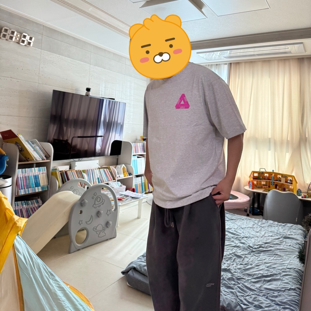 Palace Seoul 2 Seoul Tri-Ferg T-Shirt Grey Marl - 25SS, Undermycar Mu.03 Anti Fxxking Logo Play Oversized Sweat Jogger Olive 착용 스타일 - 2