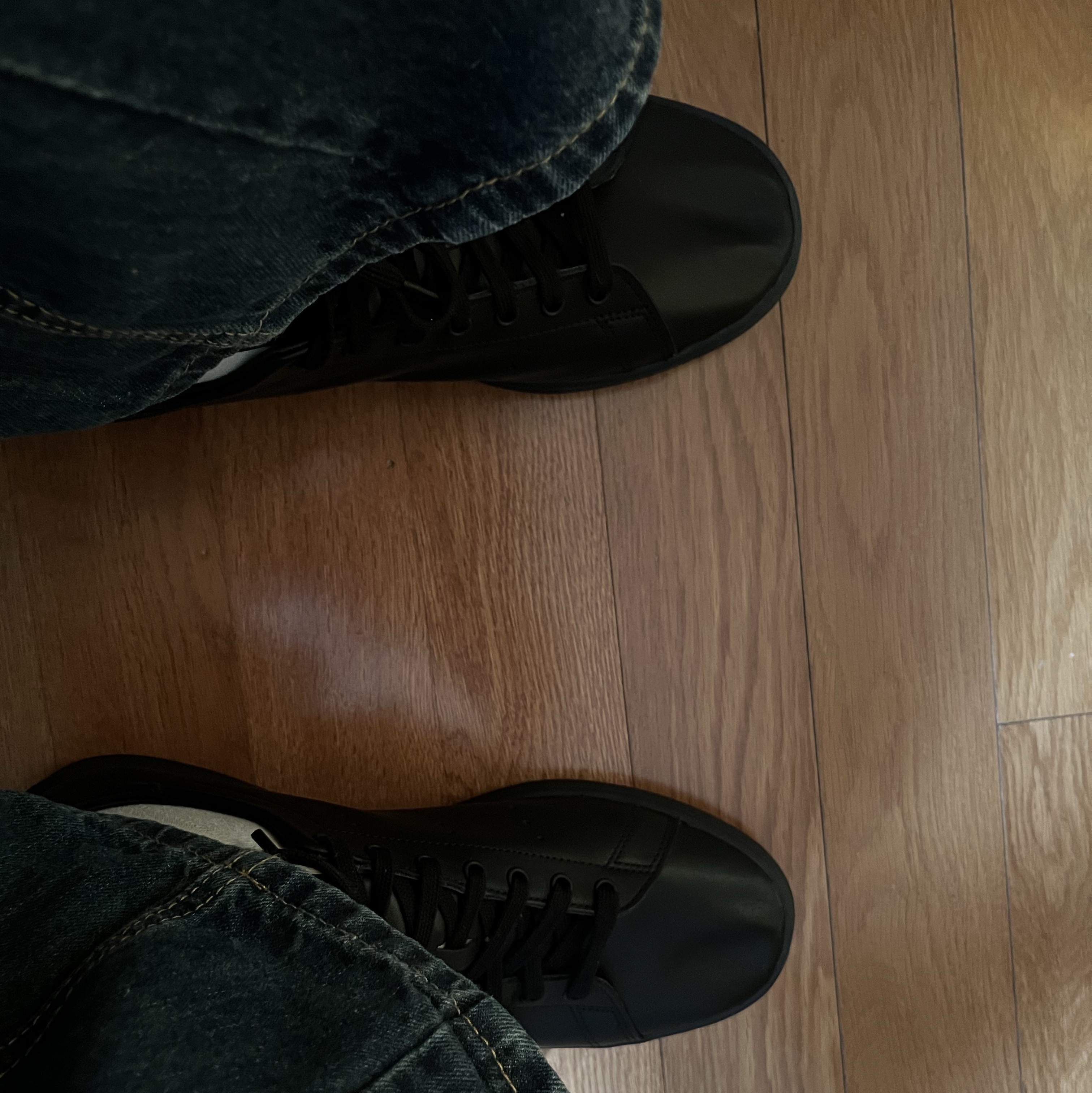 Adidas Stan Smith Decon Core Black 착용 스타일