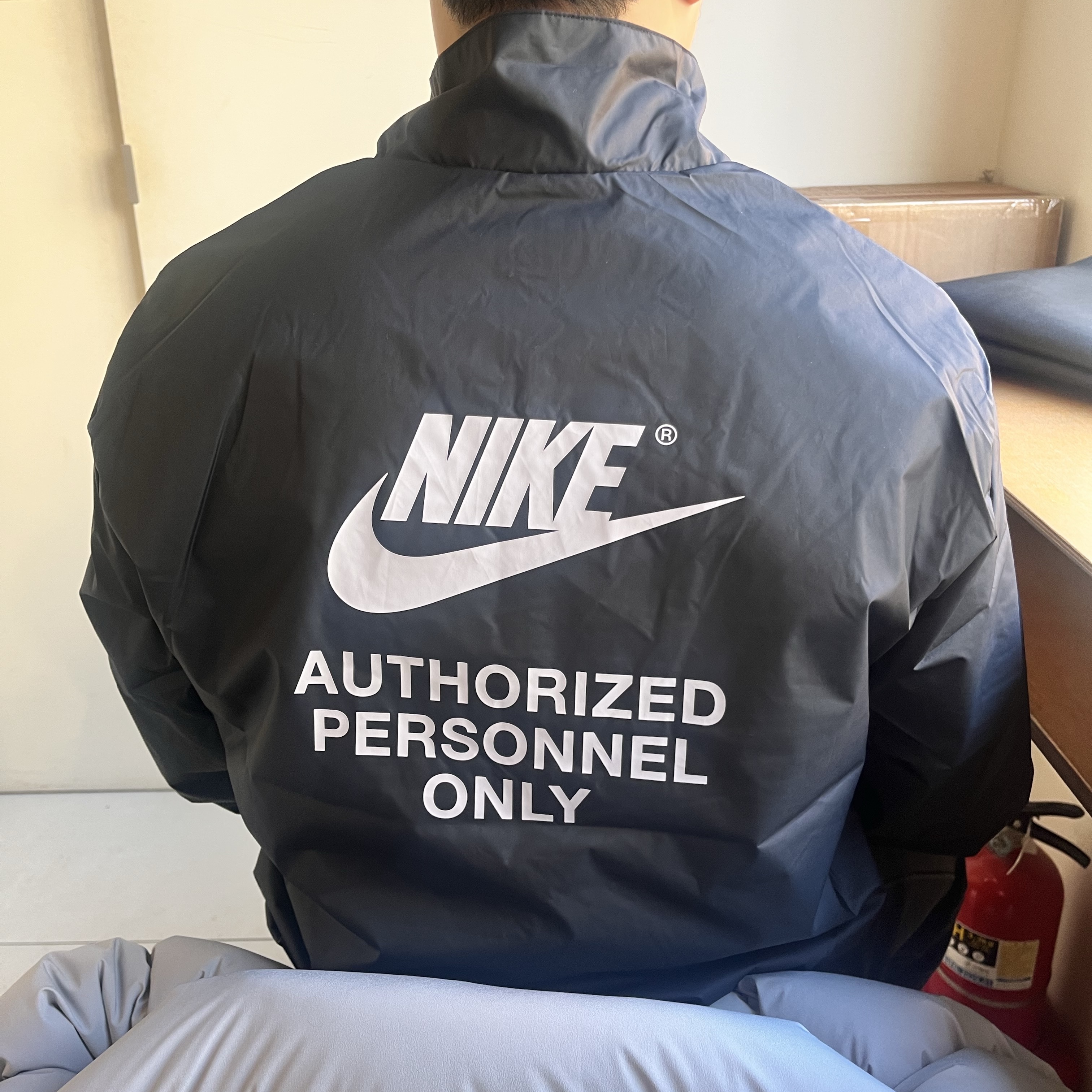Nike Full-Zip Woven Jacket Black 착용 스타일