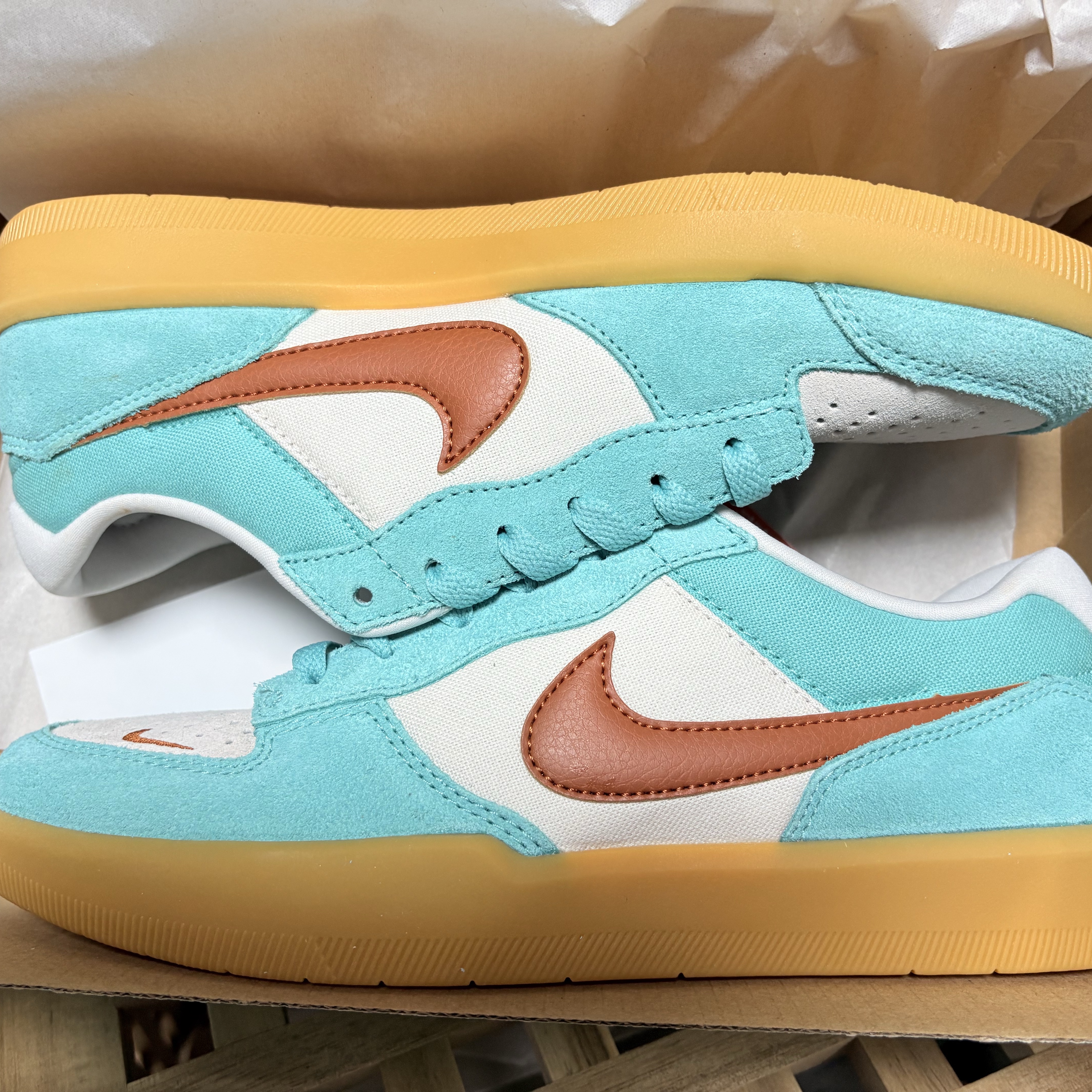 Nike SB Force 58 Green Frost Phantom 착용 스타일 - 2