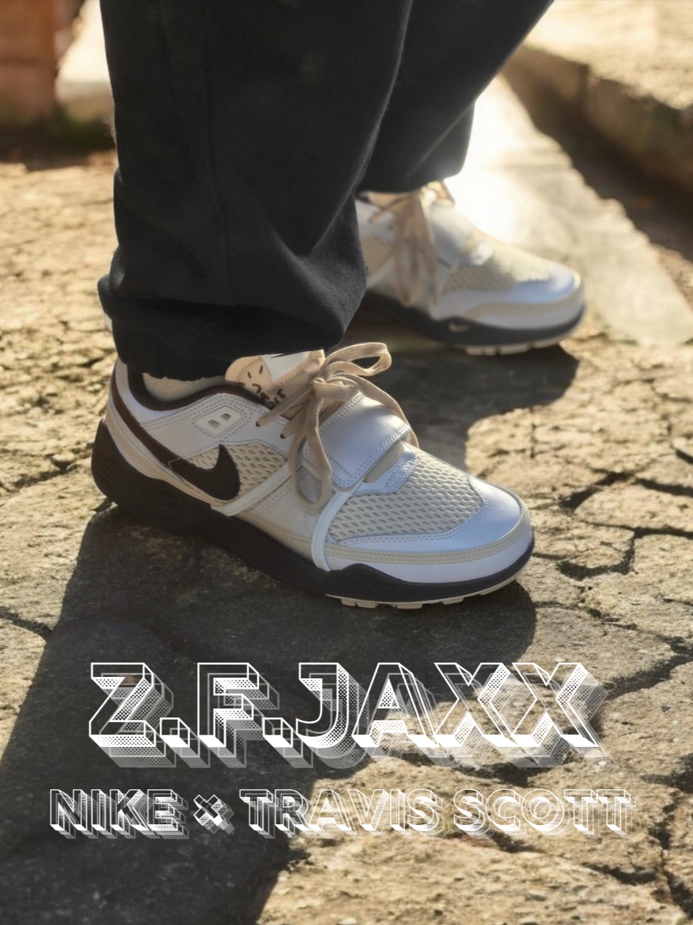 Nike x Travis Scott Zoom Field Jaxx White and Light Chocolate 착용 스타일