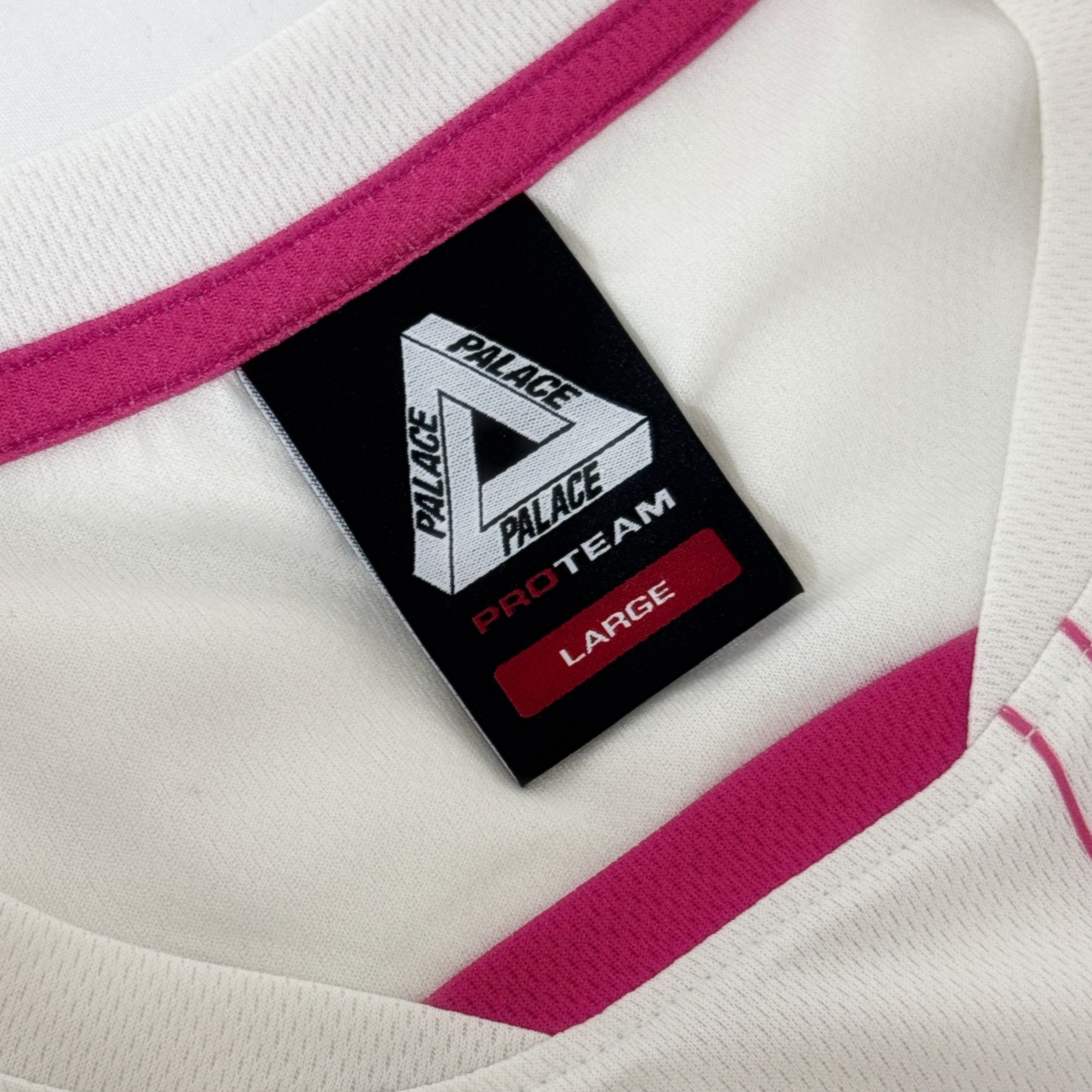 Palace Seoul 2 Seoul Jersey White Pink - 25SS 착용 스타일 - 5