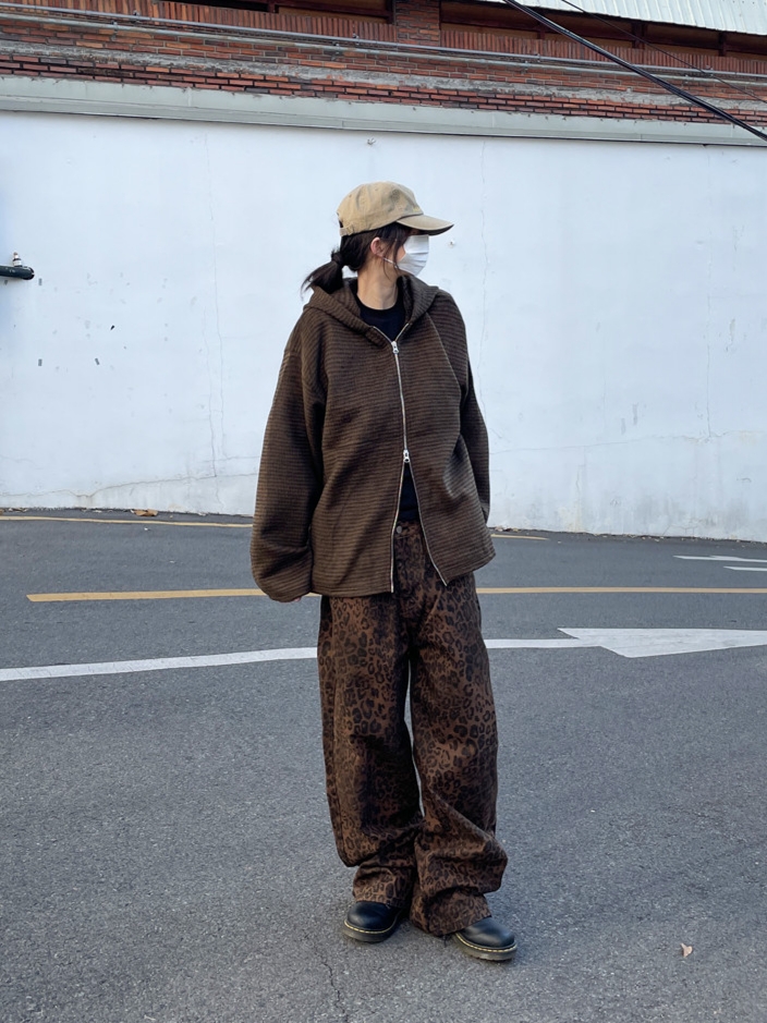 Hello Sunrise Washed OG Logo Ball Cap Camel Brown 착용 스타일 - 4