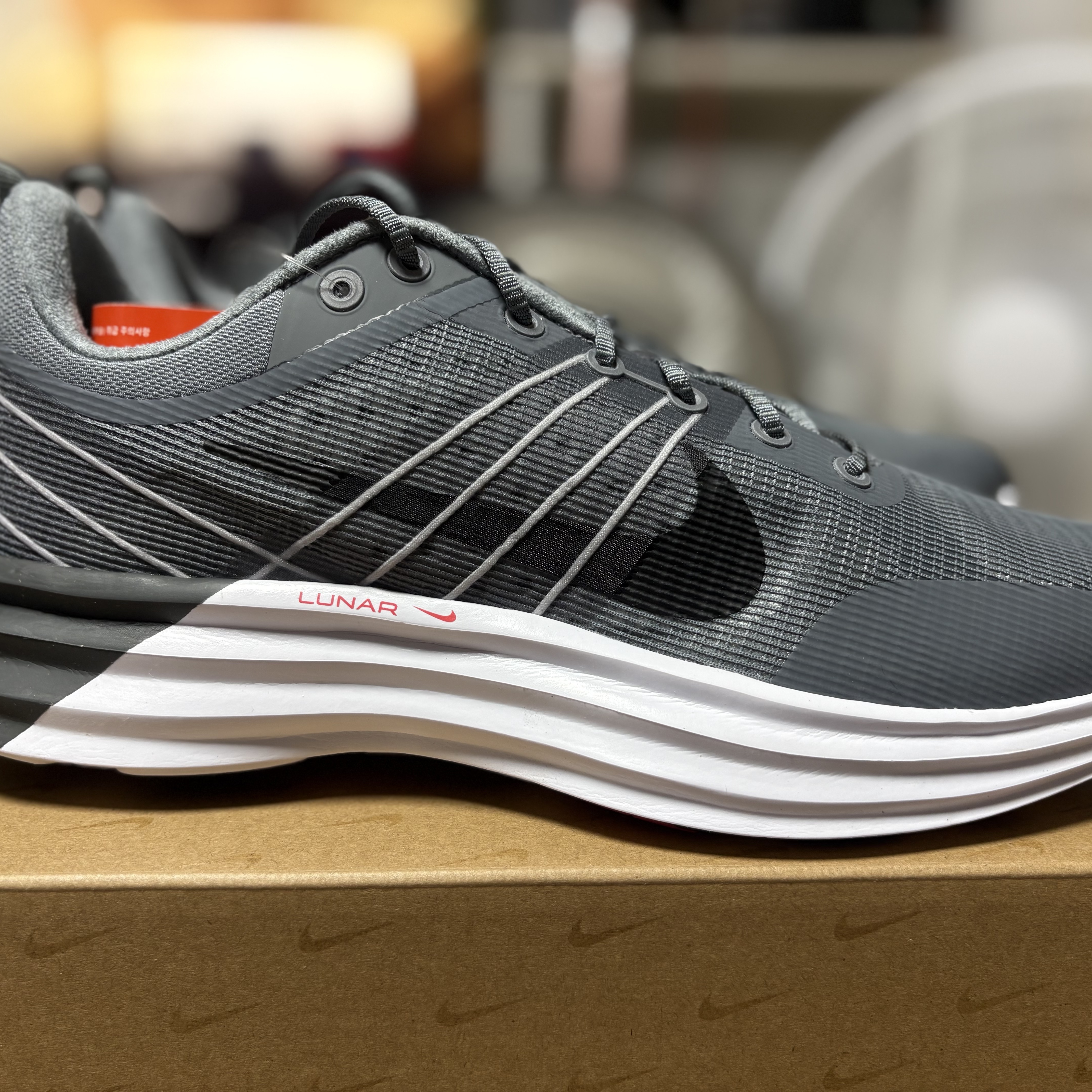 Nike Lunar Roam Cool Grey Wolf Grey 착용 스타일 - 3