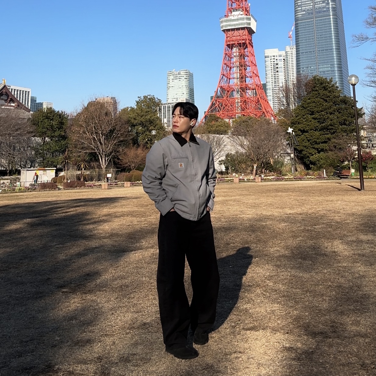 Carhartt WIP Detroit Jacket Yosemite Black, Clarks Desert Trek Black Suede 착용 스타일