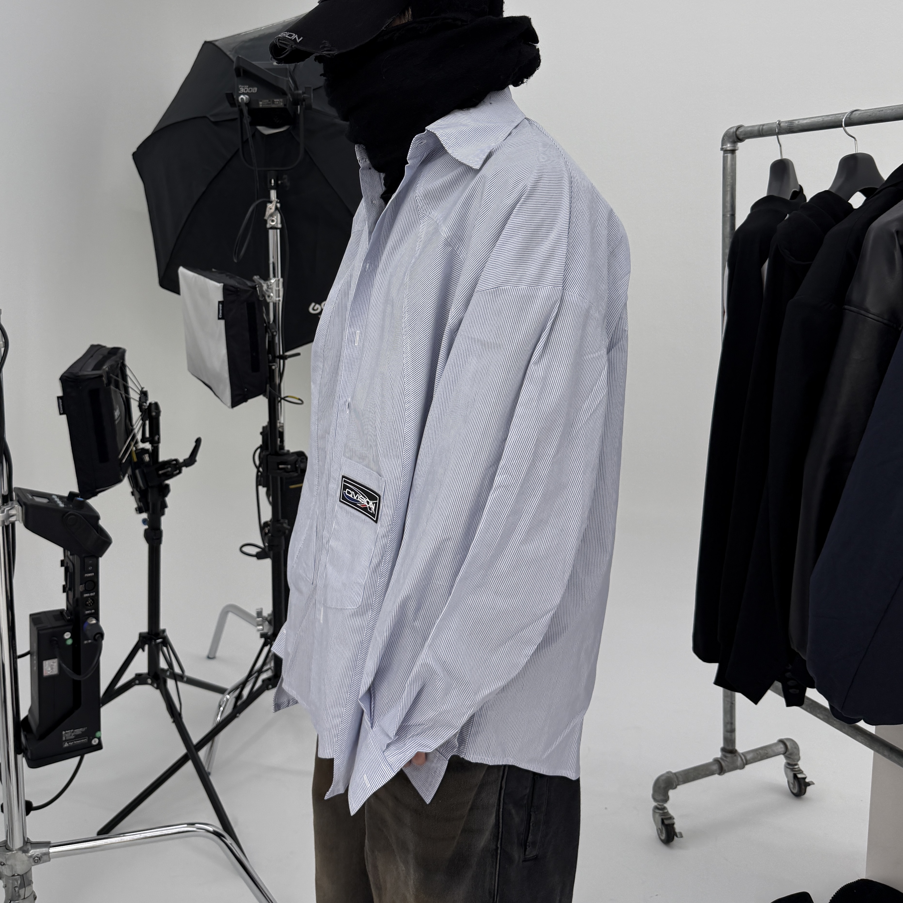 Civision by CSC Remake Striped Poplin Shirts Blue, Civision by CSC Double Faced Pants Washed Black 착용 스타일 - 3
