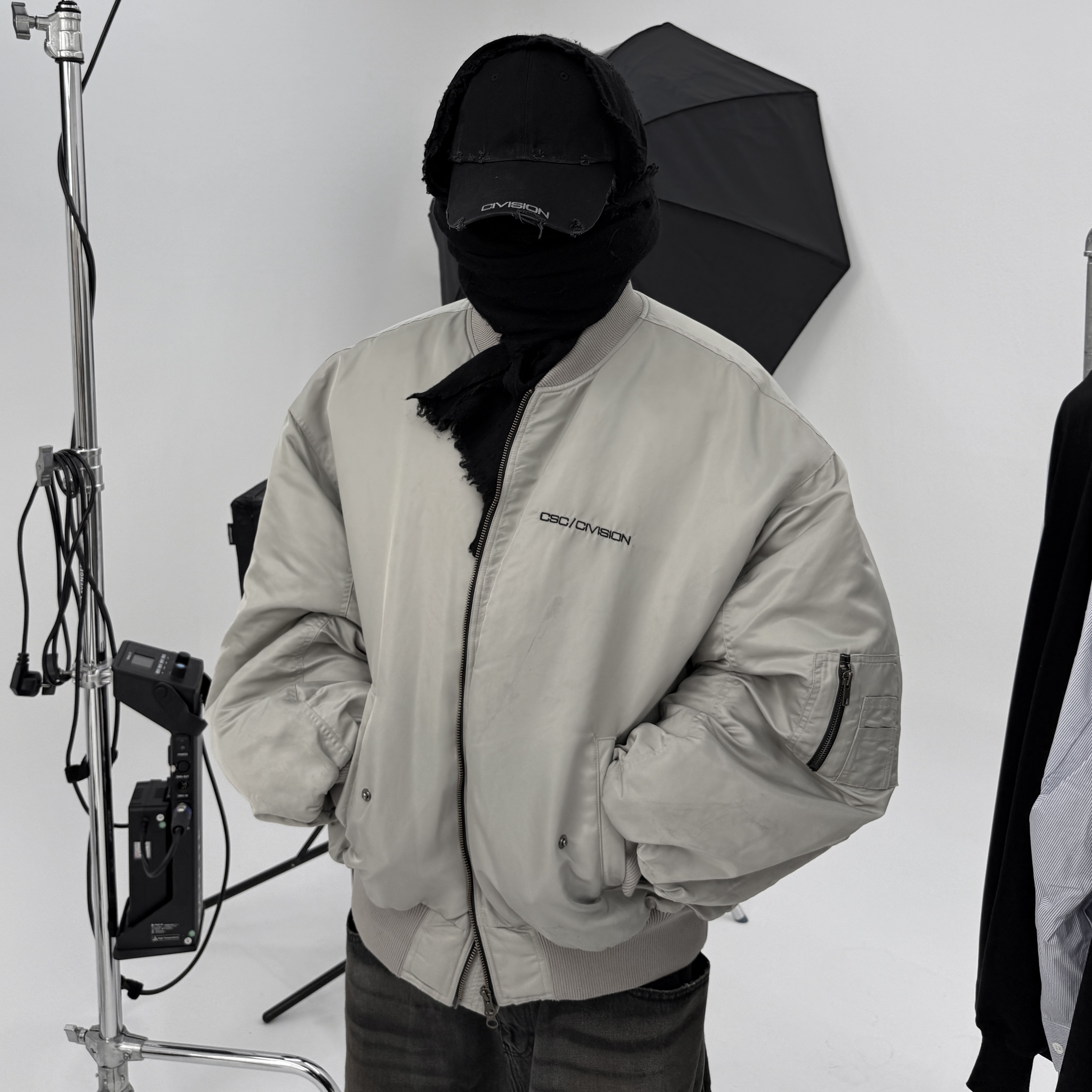 Civision by CSC Remake Hooded Blouson Black, Civision by CSC Double Faced Pants Washed Black 착용 스타일 - 5