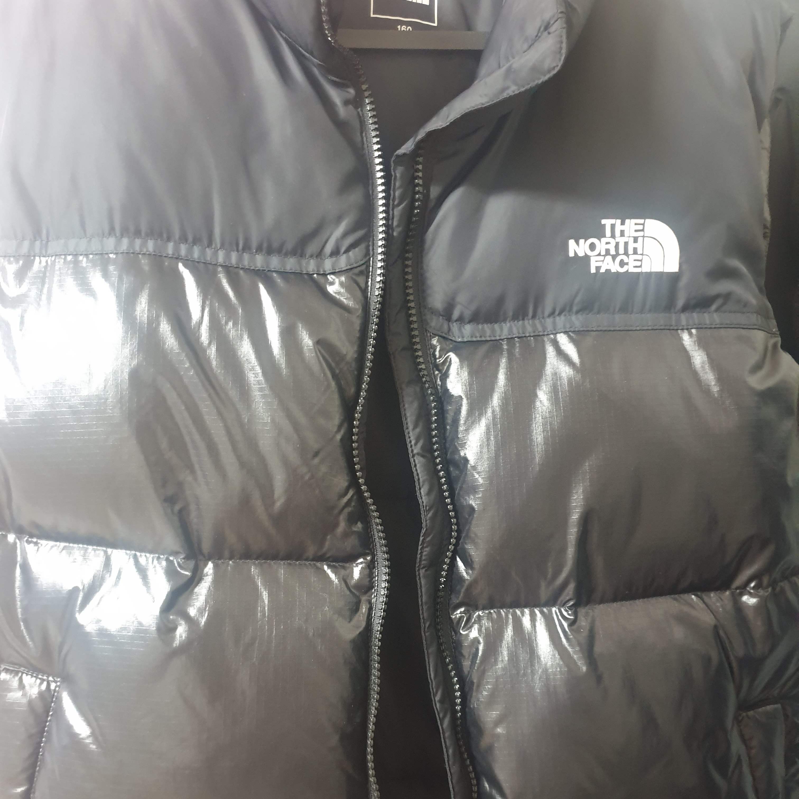 The North Face Nuptse On Ball Vest Real Black 착용 스타일