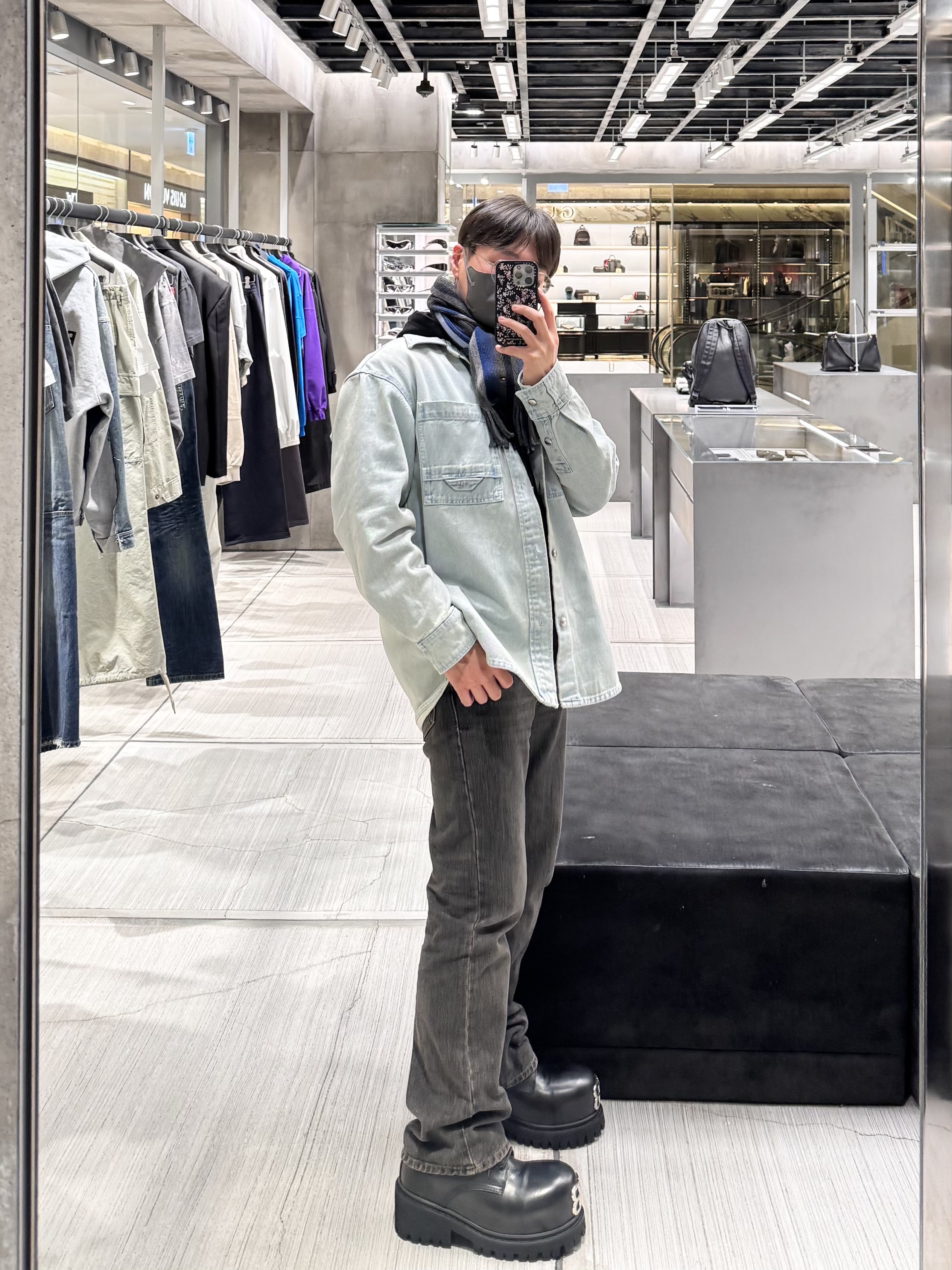 Wooyoungmi New Straight Denim Pants Grey - 25SS, Balenciaga Stomper Derby Black 착용 스타일 - 2