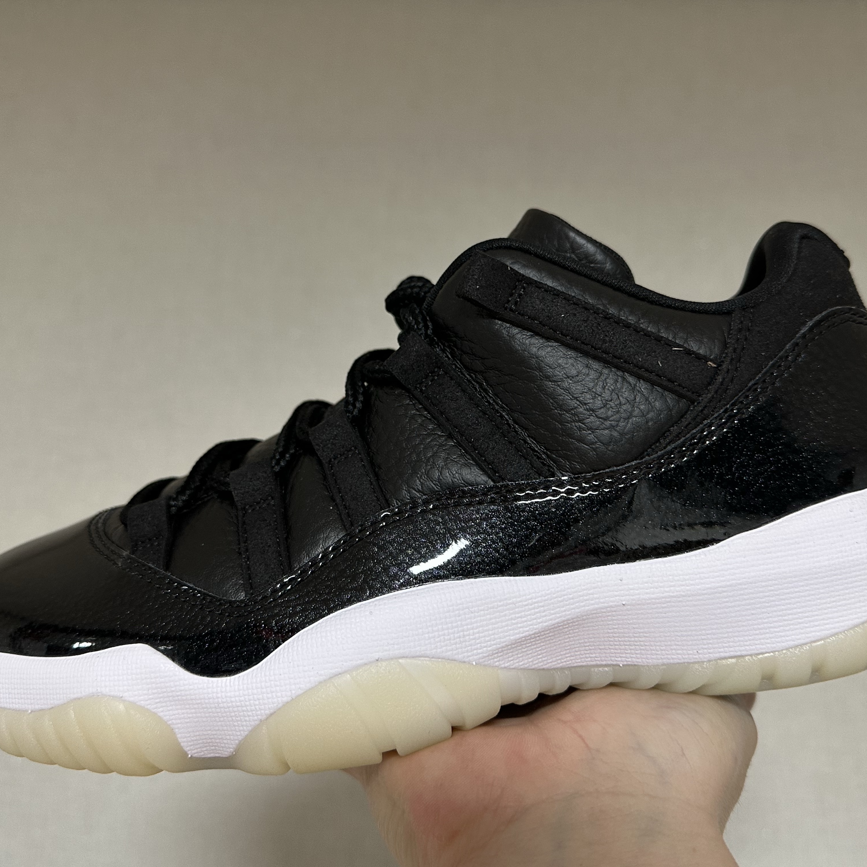 Jordan 11 Retro Low 72-10 착용 스타일 - 7