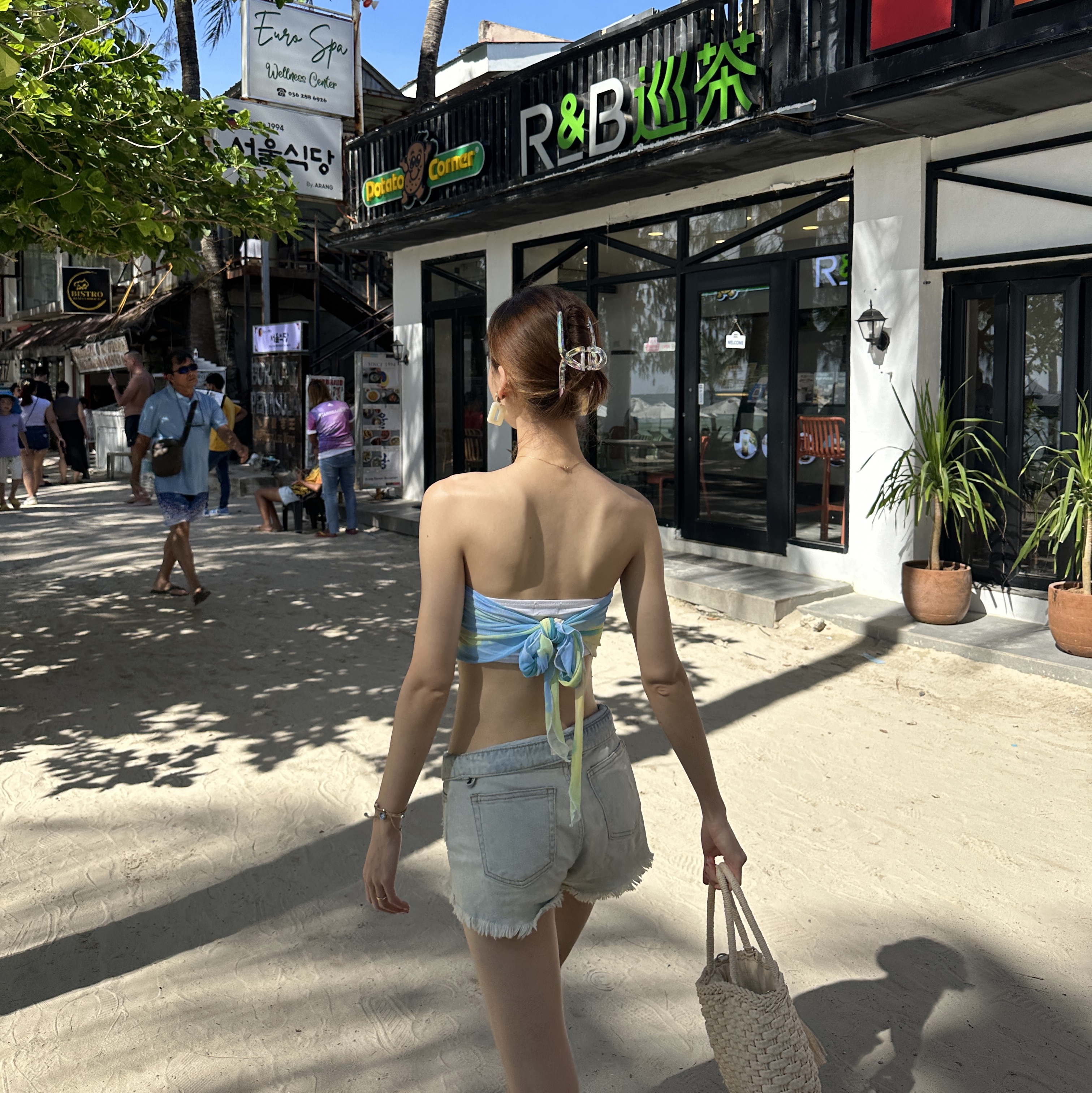 (W) FITFLOP The Skinny II Back Strap Sandals Camel 착용 스타일 - 1