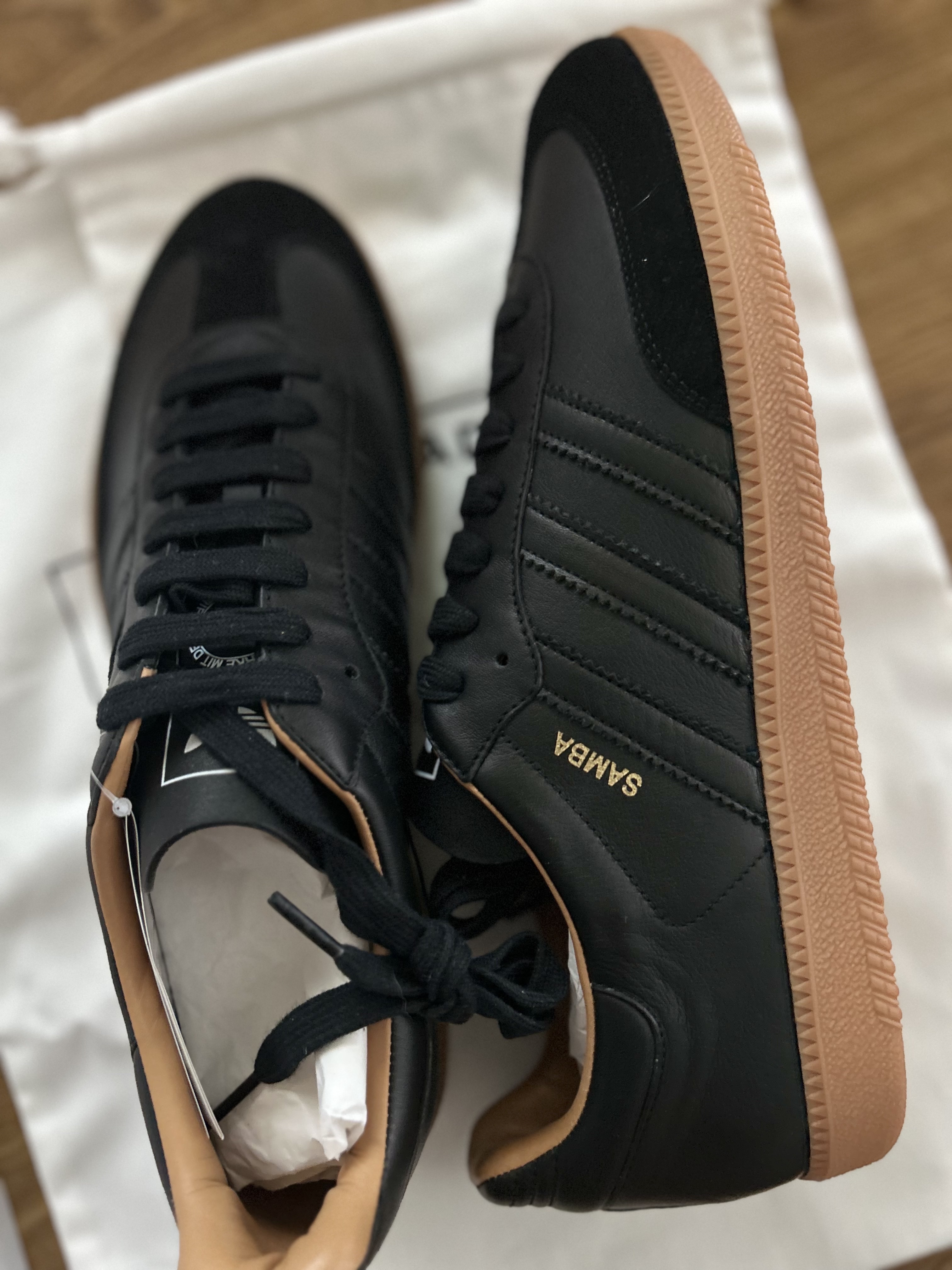Adidas Samba OG Made in Italy Core Black Gum 착용 스타일