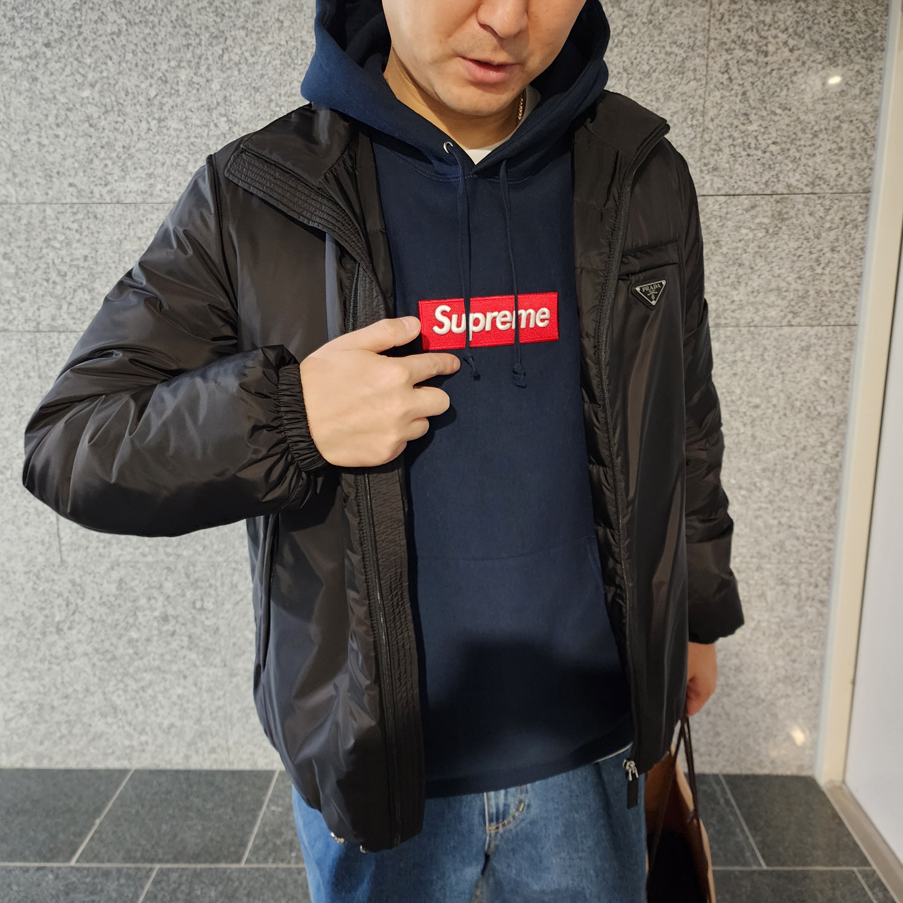 Supreme Box Logo Hooded Sweatshirt Navy - 24FW, Prada Re-Nylon Padded Jacket Black 착용 스타일