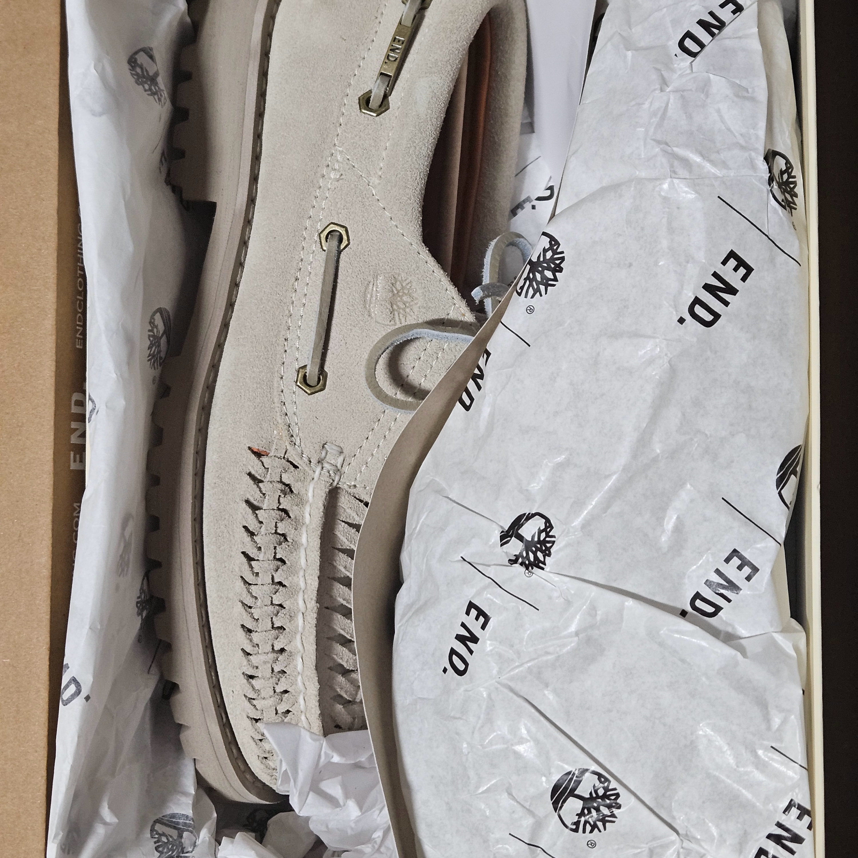 Timberland x END. Authentic 3-Eye Boat Shoes White 착용 스타일 - 2