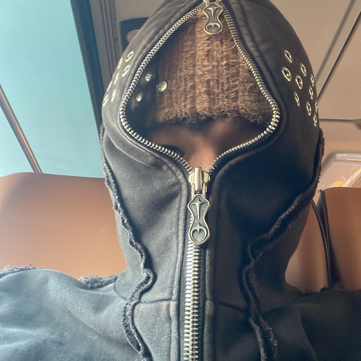 Thug Club Gladiator Hoodie Grey 착용 스타일