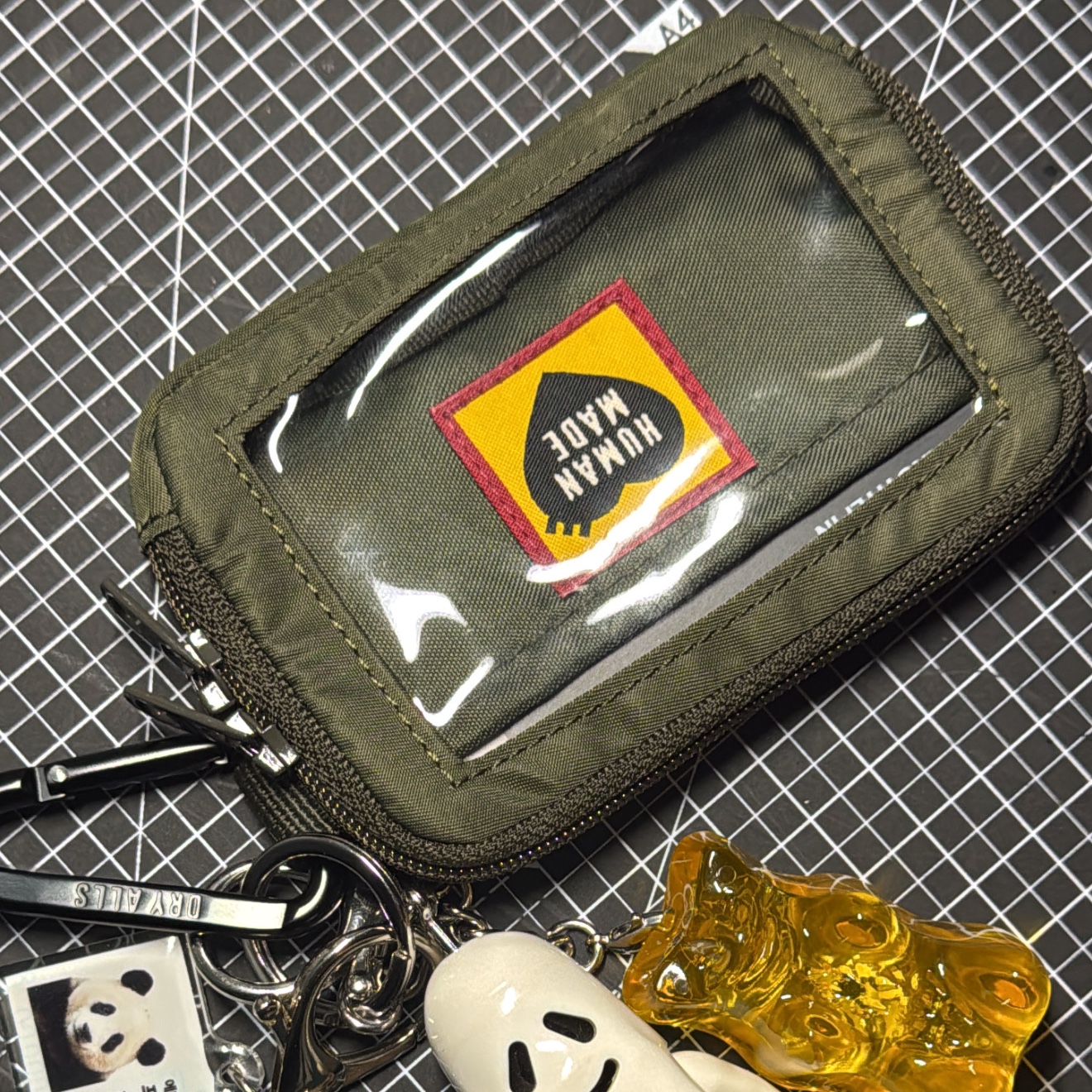 Human Made Military Card Case Olive Drab 착용 스타일 - 1