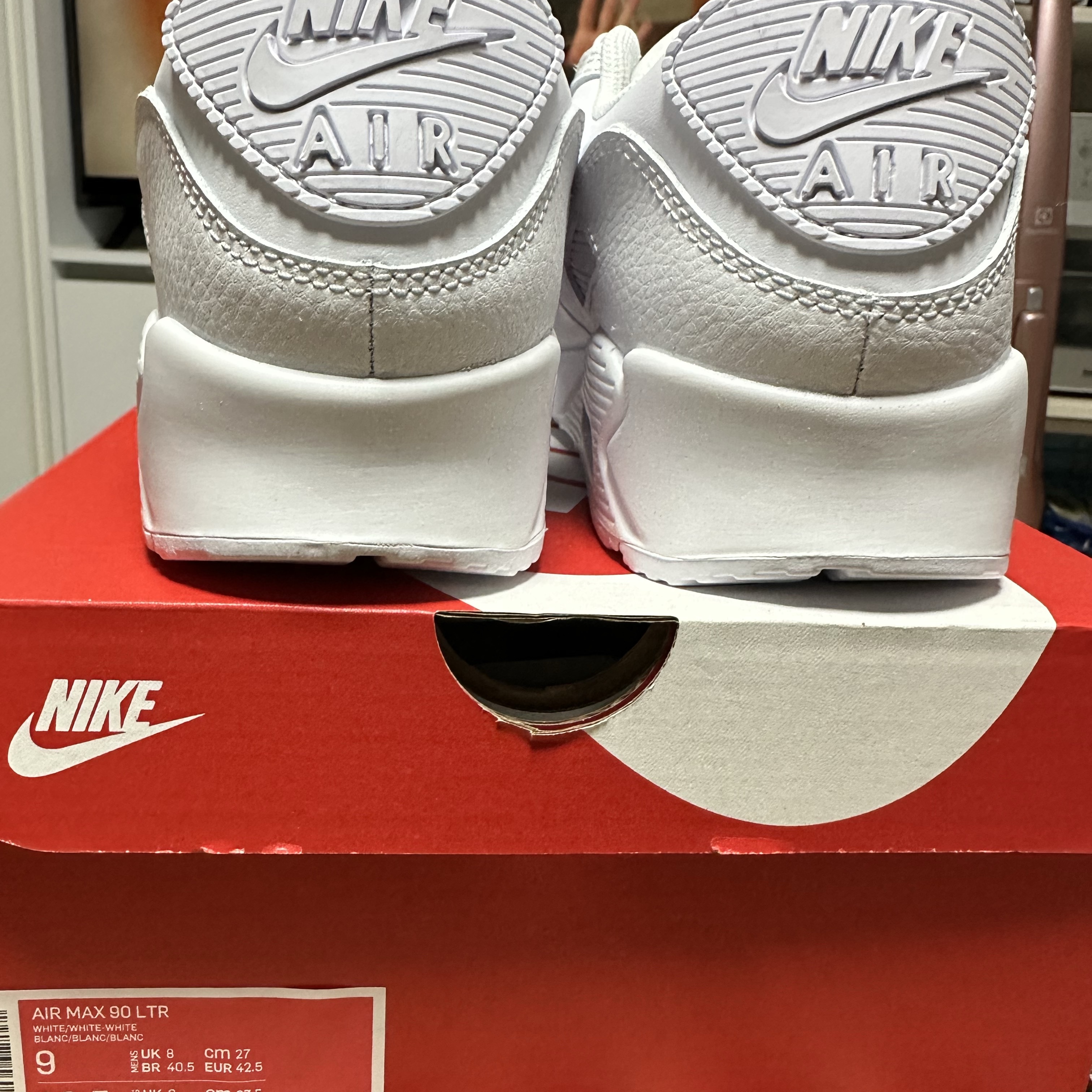 Nike Air Max 90 LTR Triple White 착용 스타일 - 5