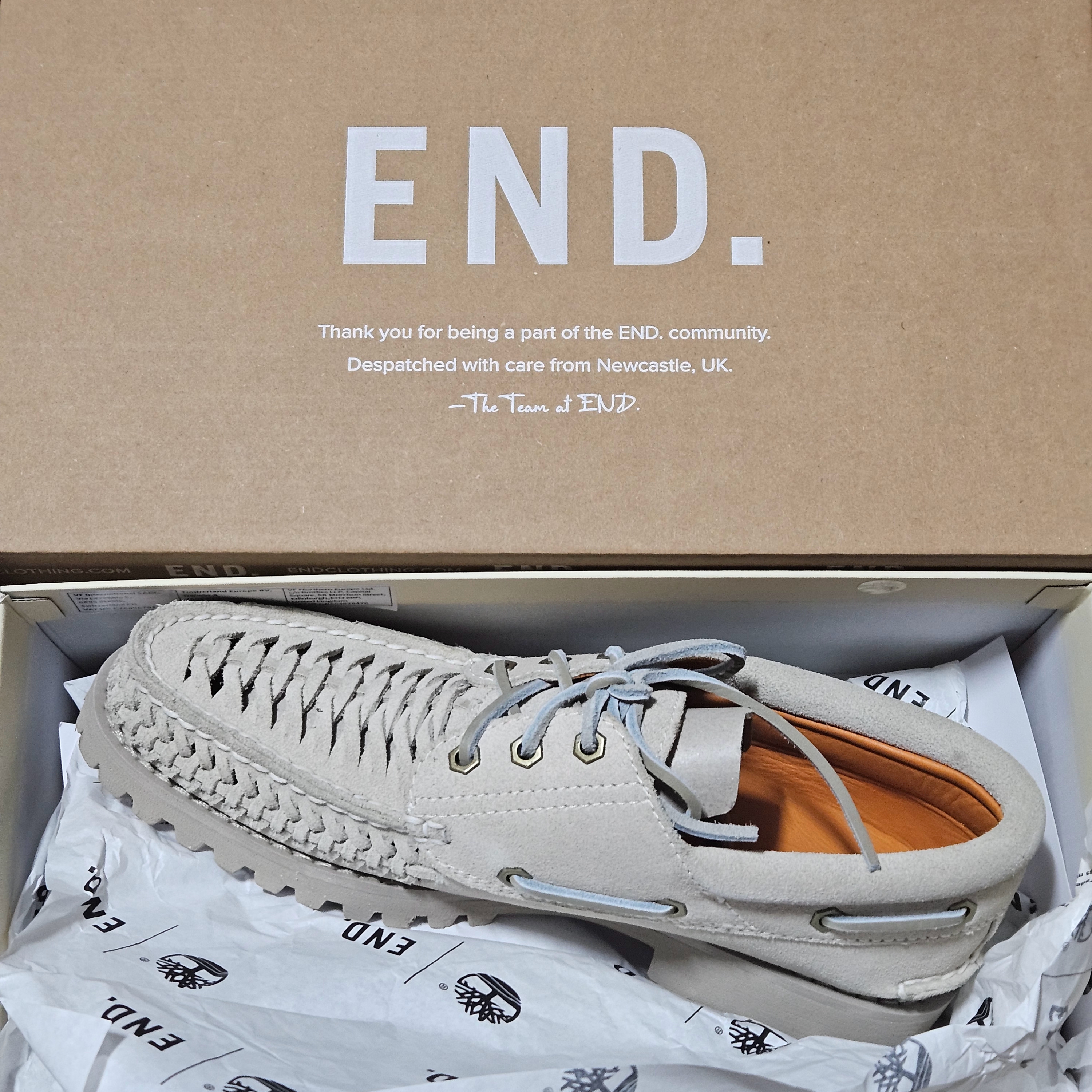 Timberland x END. Authentic 3-Eye Boat Shoes White 착용 스타일 - 1