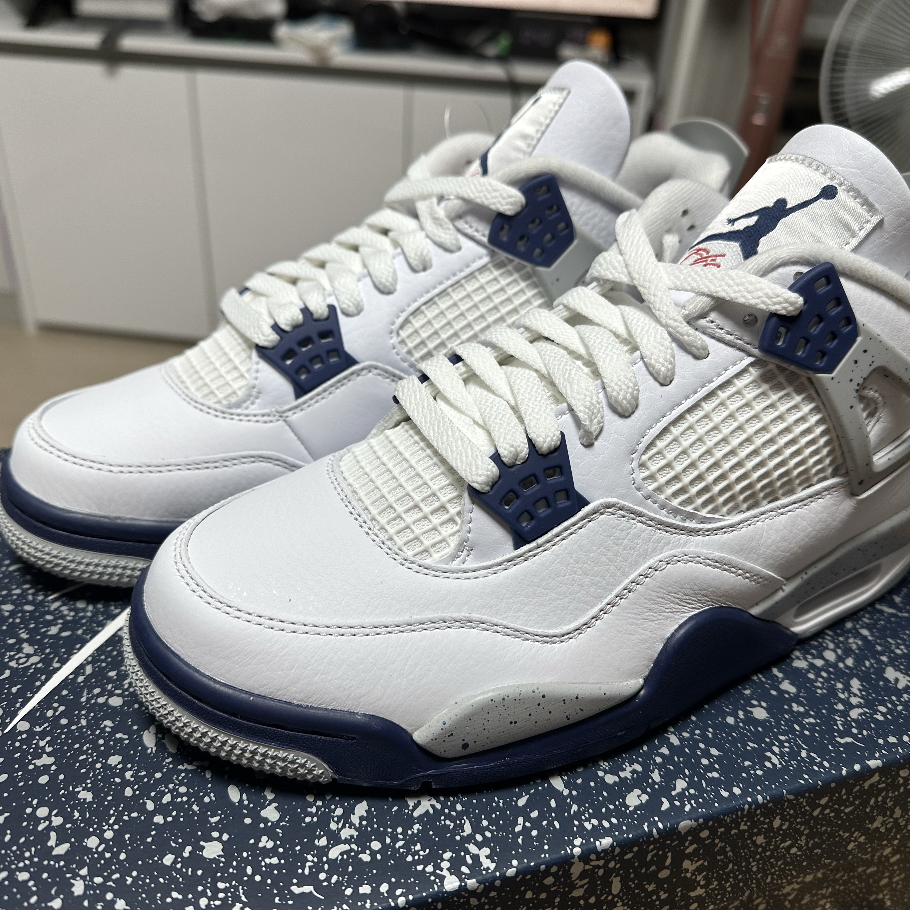 Jordan 4 Retro Midnight Navy 착용 스타일 - 3