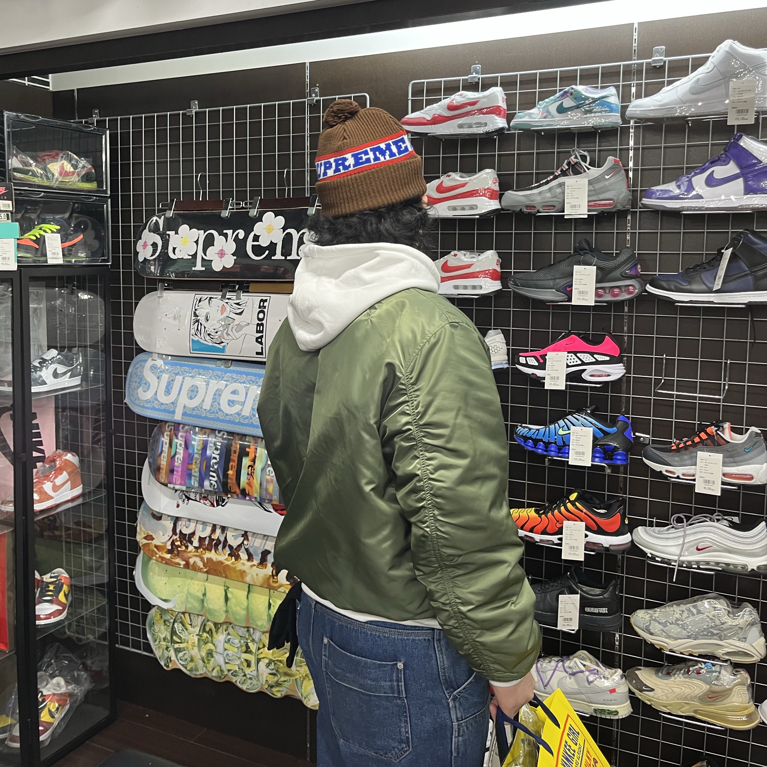 Supreme Big Stripe Beanie Brown - 24FW 착용 스타일 - 1