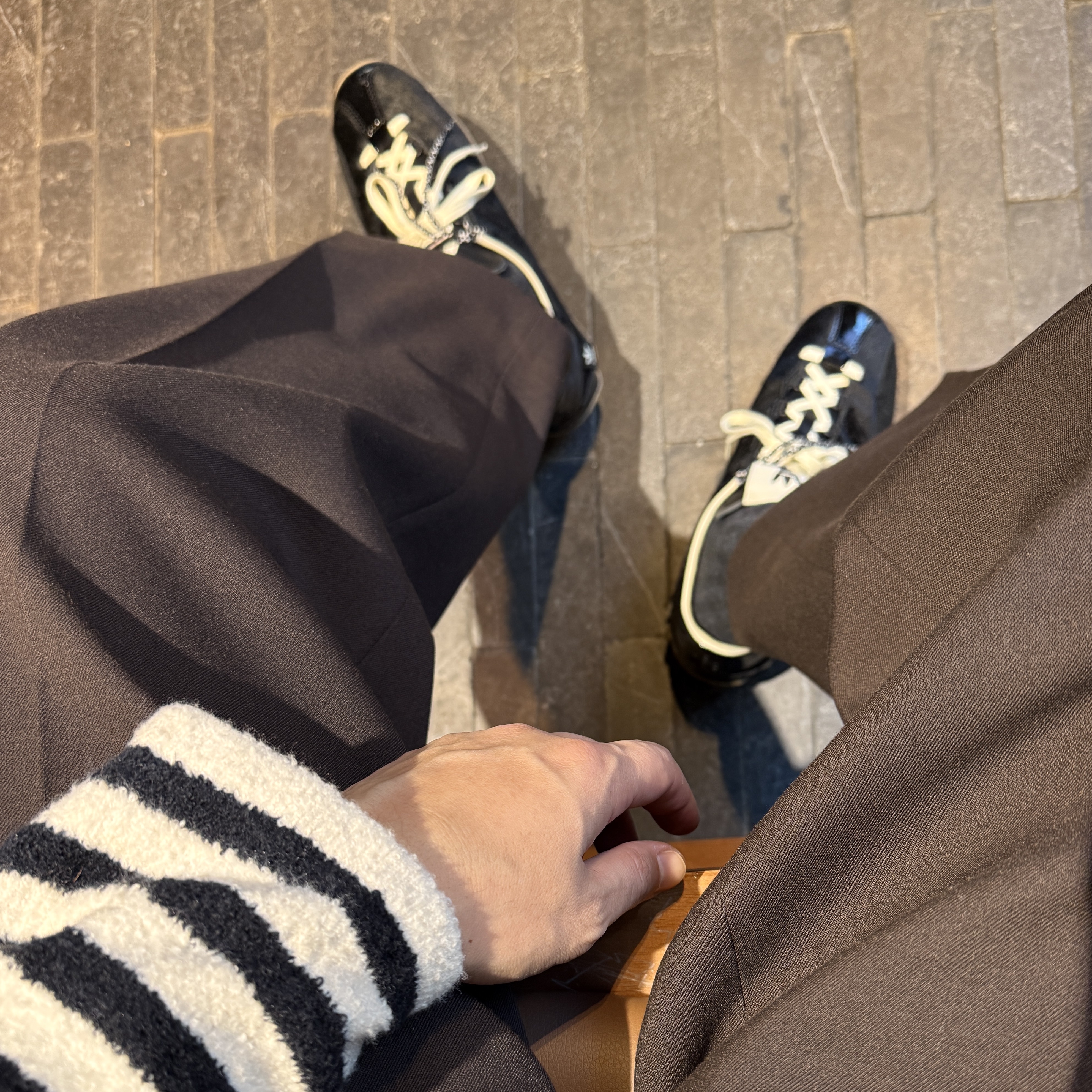 Adidas x Song for the Mute Country OG Core Black Cream White 착용 스타일