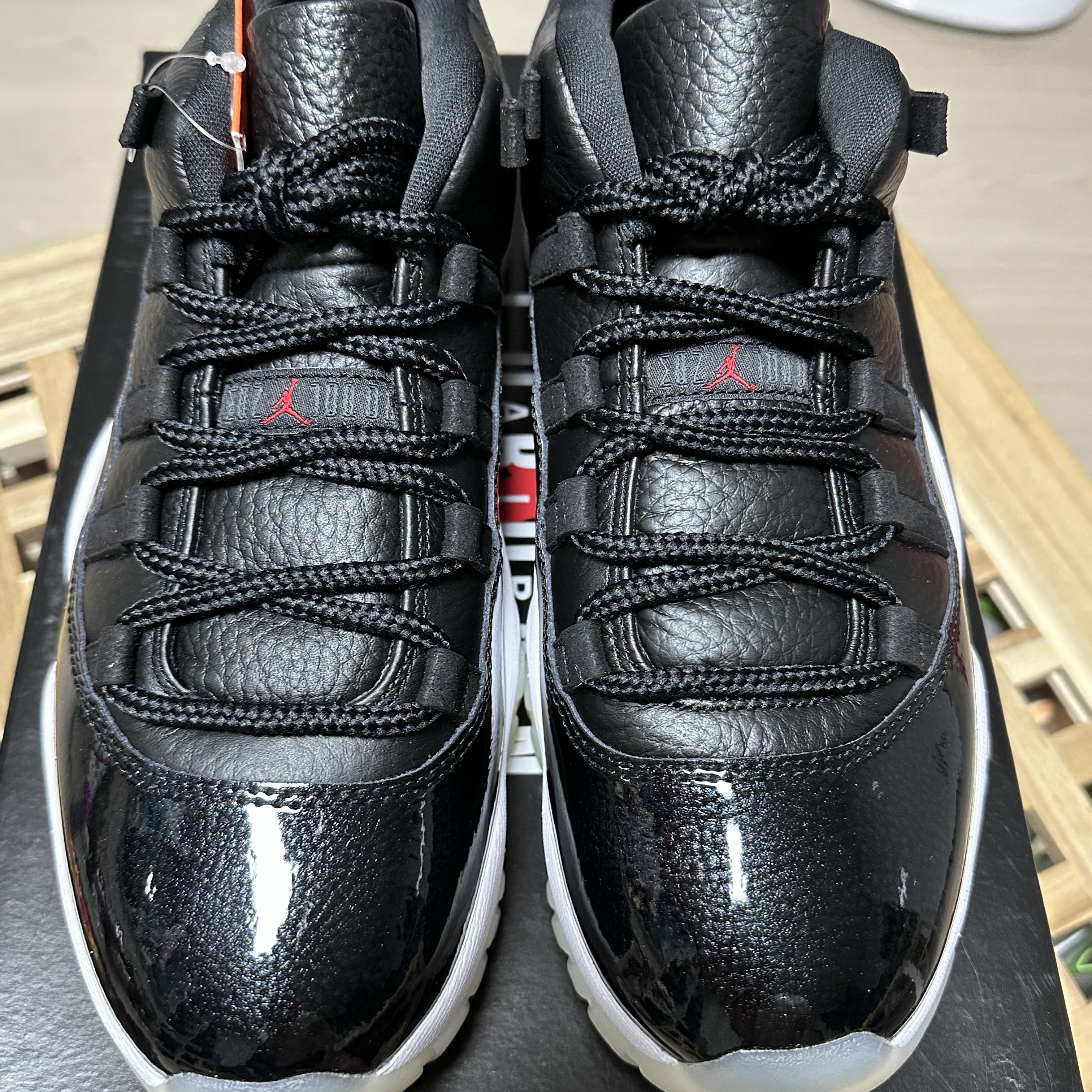 Jordan 11 Retro Low 72-10 착용 스타일 - 5