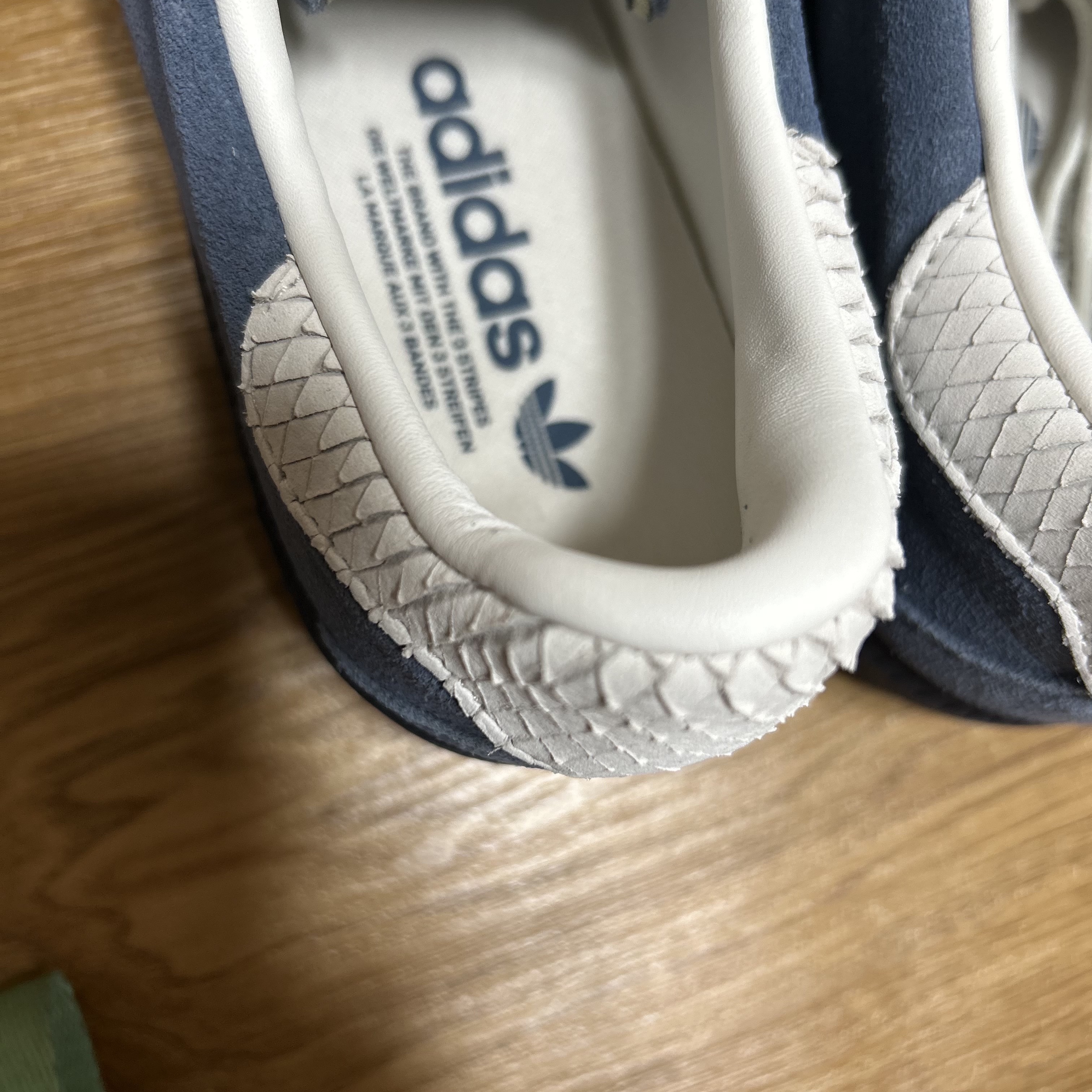 (W) Adidas Bermuda Night Indigo Preloved Ink 착용 스타일