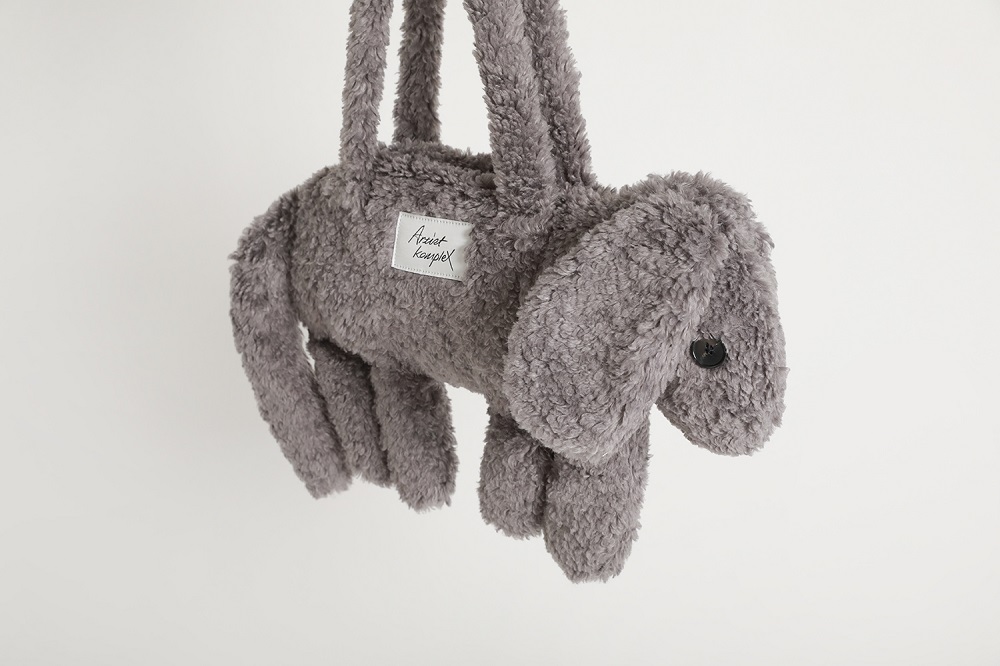 ショルダーバッグ・ポシェット ARTIST KOMPLEX REY DOG SHOULDER BAG GREY 아티스트컴플렉스 레이 강아지 숄더백 그레이 | ARTIST KOMPLEX