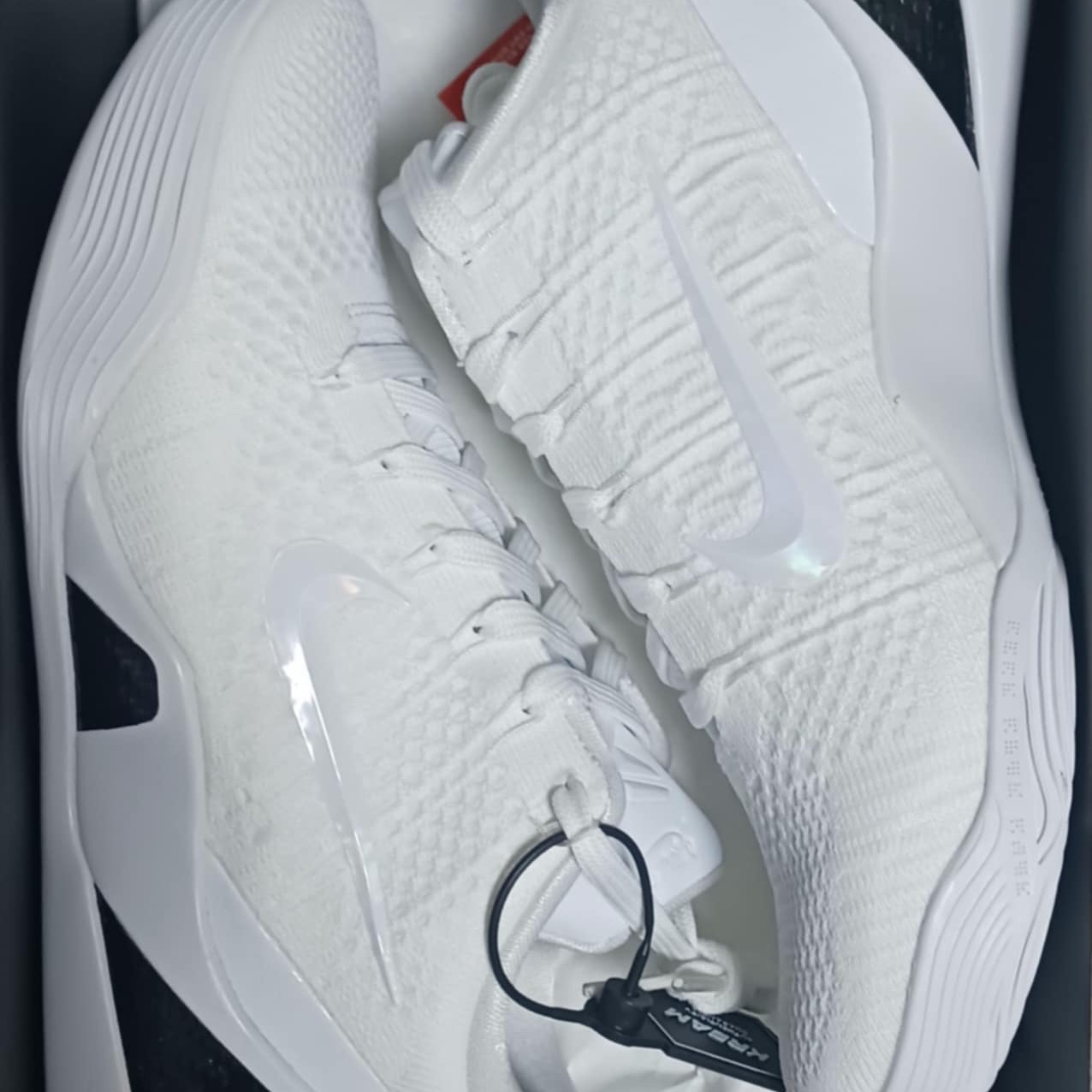 Nike Kobe 9 Elite Low Protro Halo ์ฐฉ์ฉ ์คํ์ผ