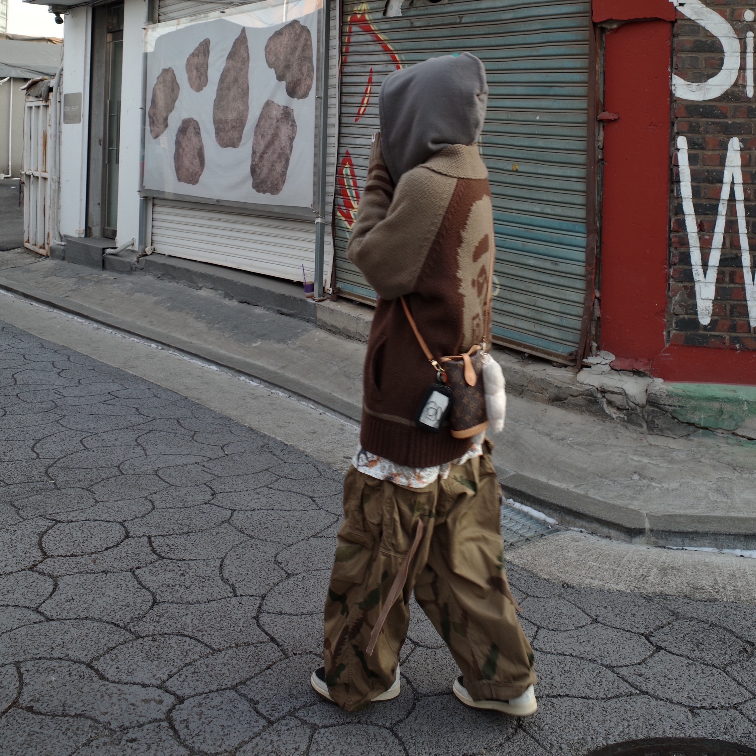 Cav Empt Embroidery Zip Hoody Charcoal - 24SS, Louis Vuitton Fold Me Pouch Monogram 착용 스타일