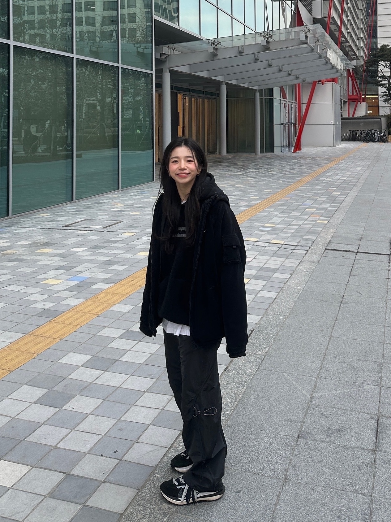 Nike x Off-White Woven Pants Black - Asia, Supreme Inside Out Box Logo Hooded Sweatshirt Black - 23SS 착용 스타일 - 1