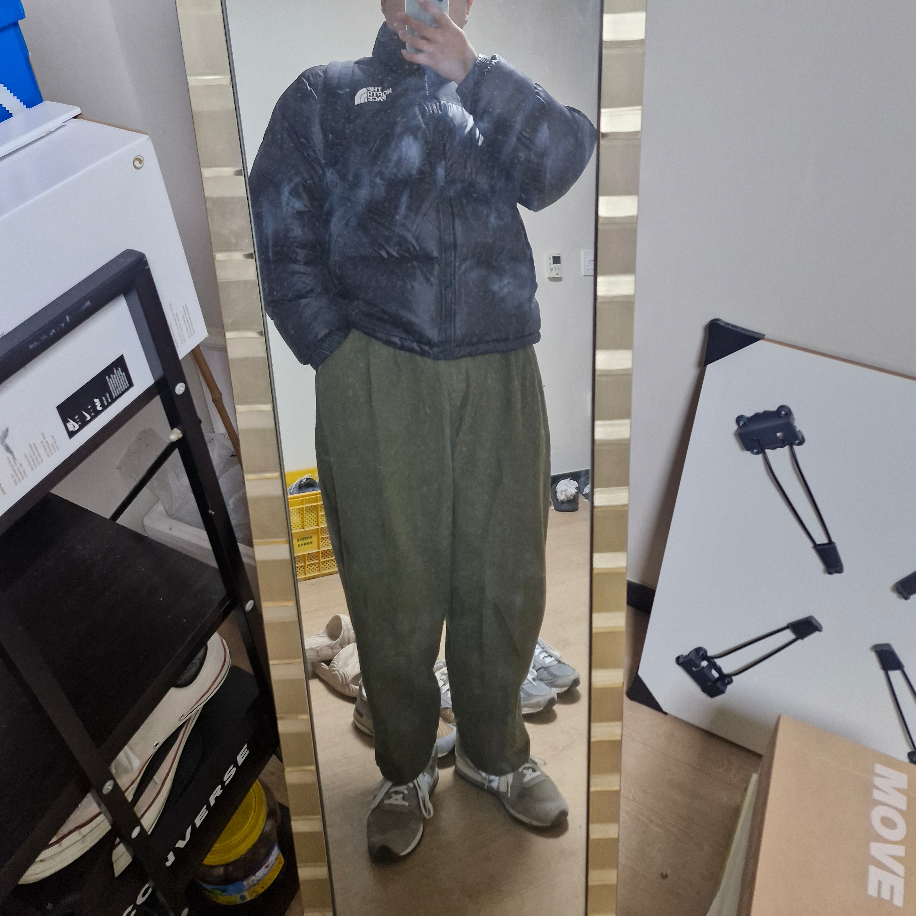 New Balance Made in USA 996 Grey, The North Face On Ball Jacket Black 착용 스타일