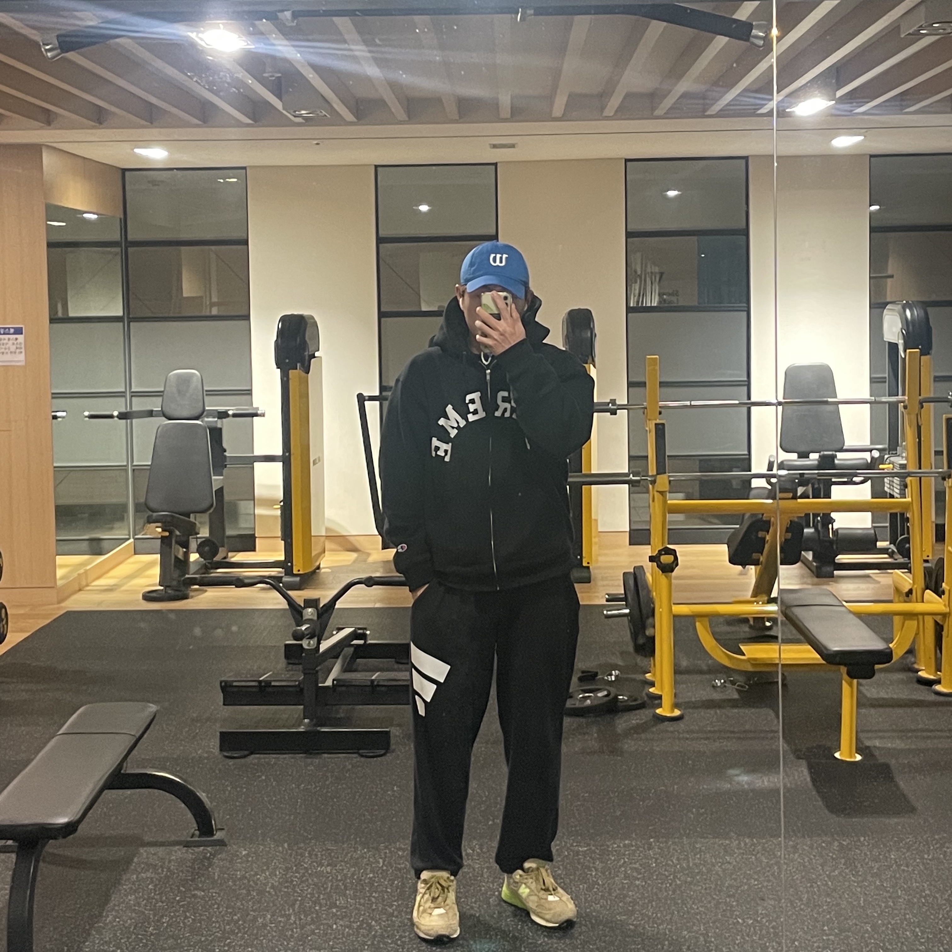 Supreme x Champion Zip Up Hooded Sweatshirt Black - 24SS 착용 스타일