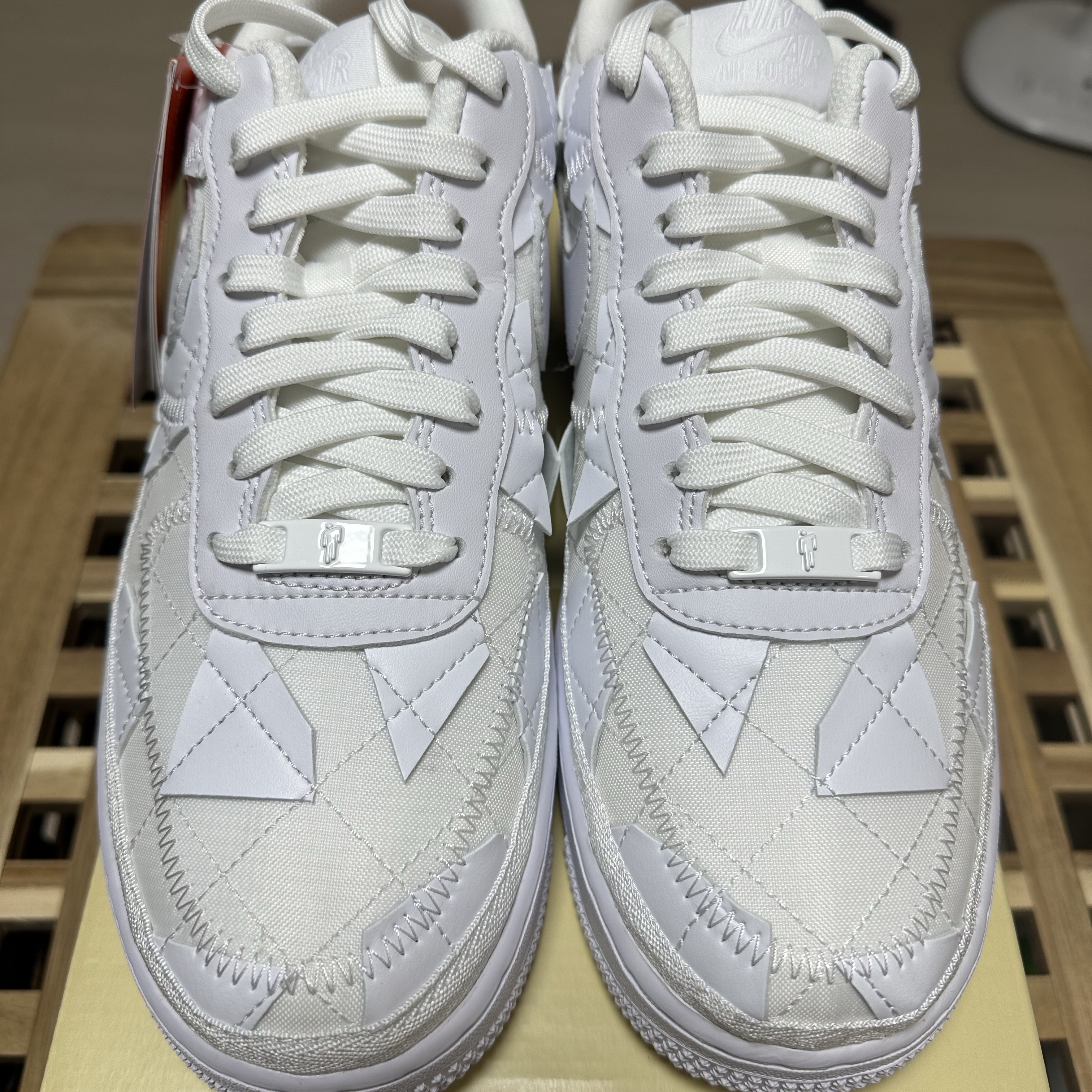 Nike x Billie Eilish Air Force 1 Low SP Triple White 착용 스타일 - 4