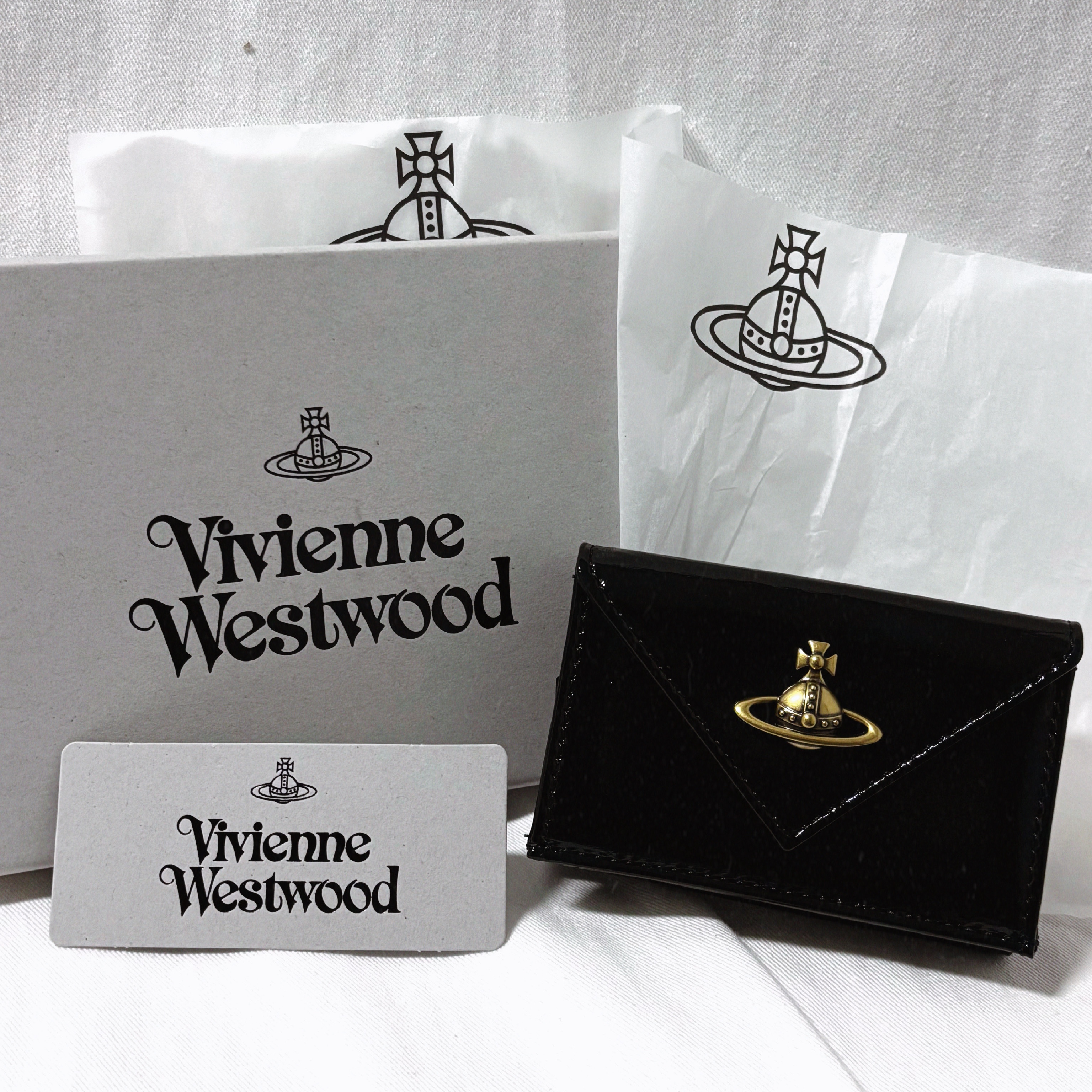 Vivienne Westwood Orb Envelope Bi-Fold Wallet Black 착용 스타일 - 1