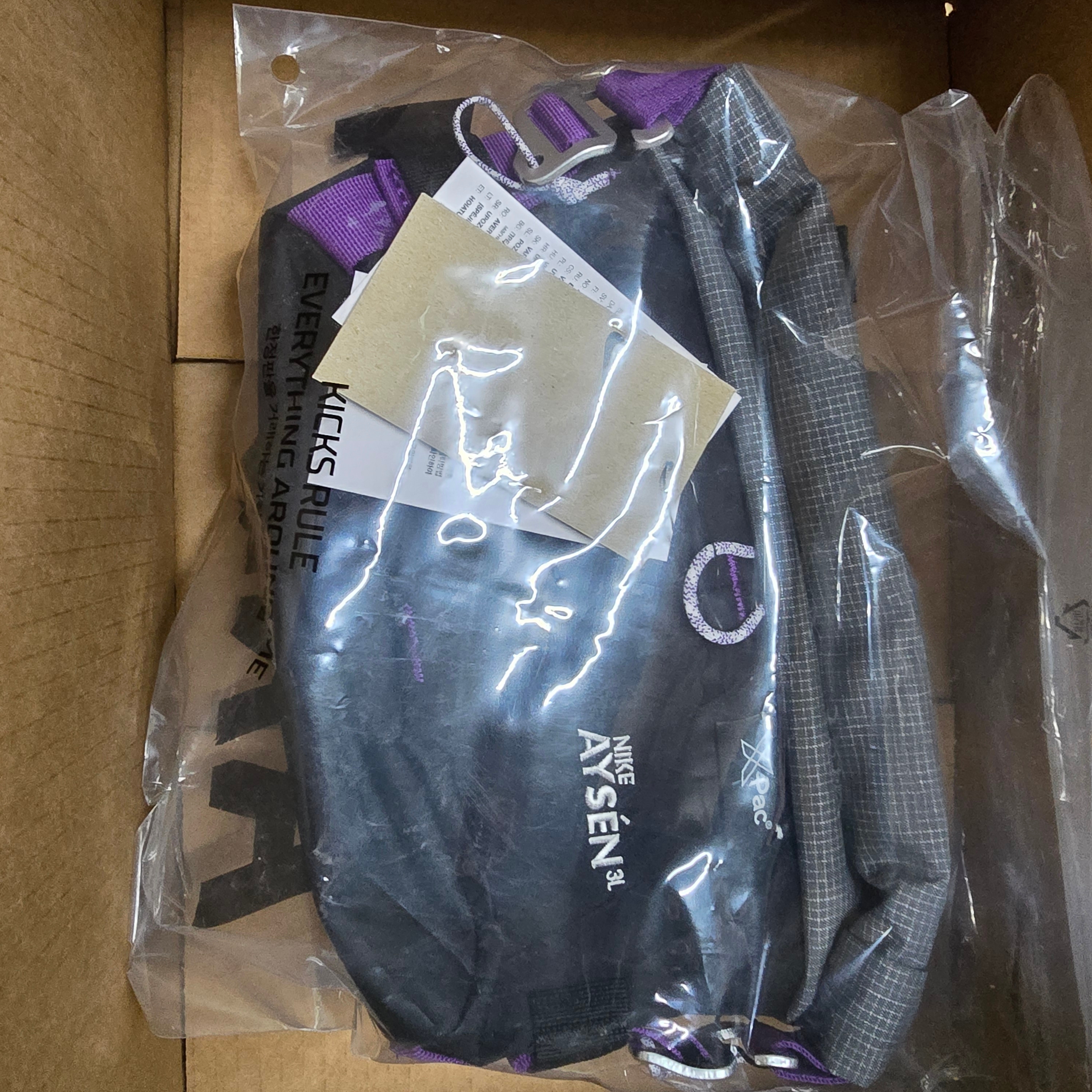 Nike ACG Aisen Penny Pack 3L Black Cool Grey 착용 스타일